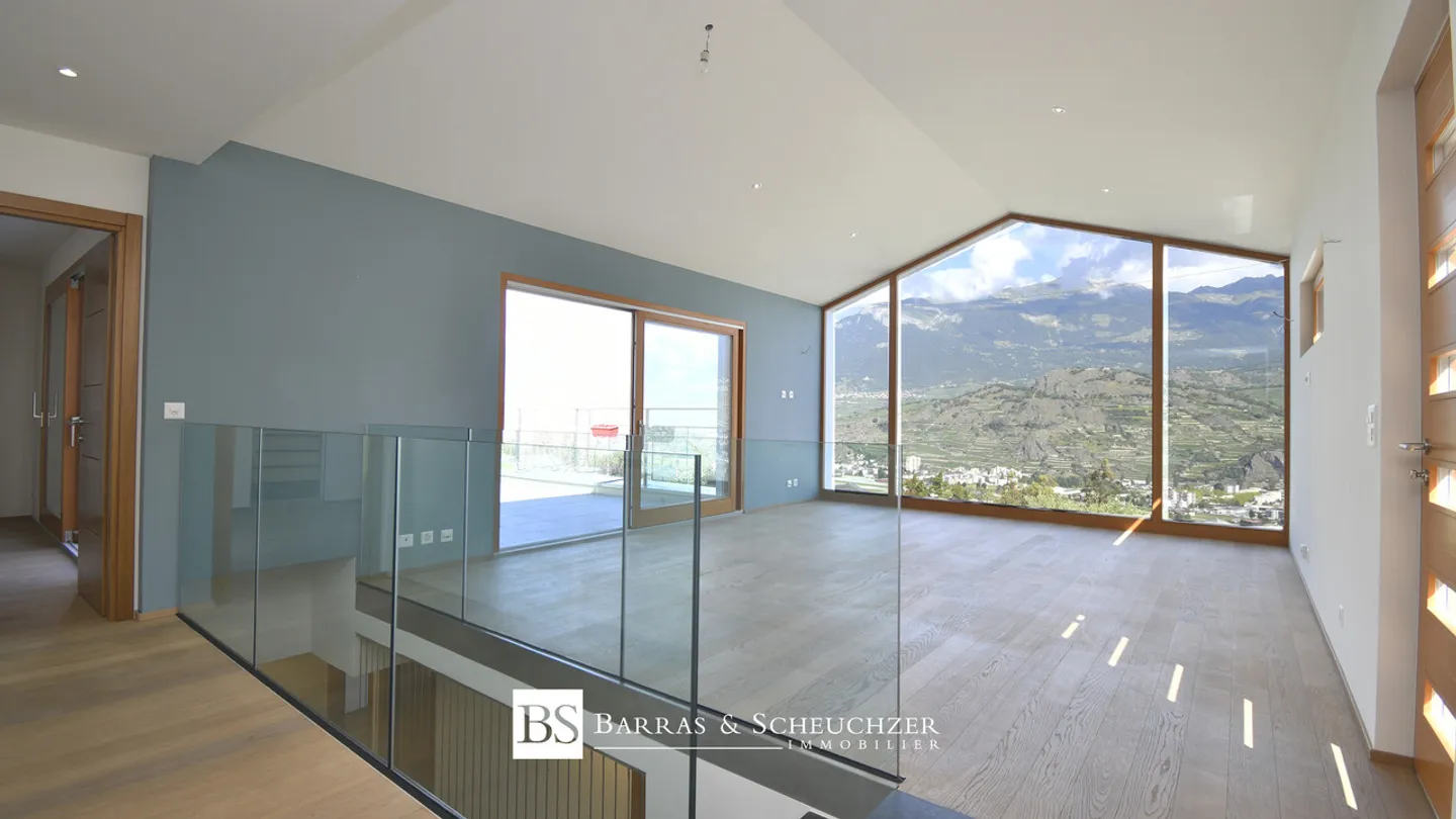 Moderne 4-Zimmer-Villa mit Panoramablick - Photo 2 of 12