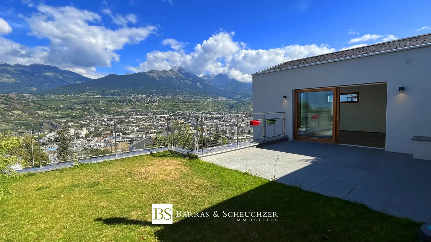 Moderne 4-Zimmer-Villa mit Panoramablick - Photo 4 of 12