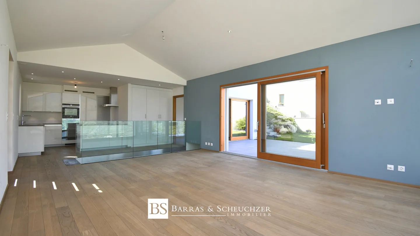 Moderne 4-Zimmer-Villa mit Panoramablick - Photo 3 of 12