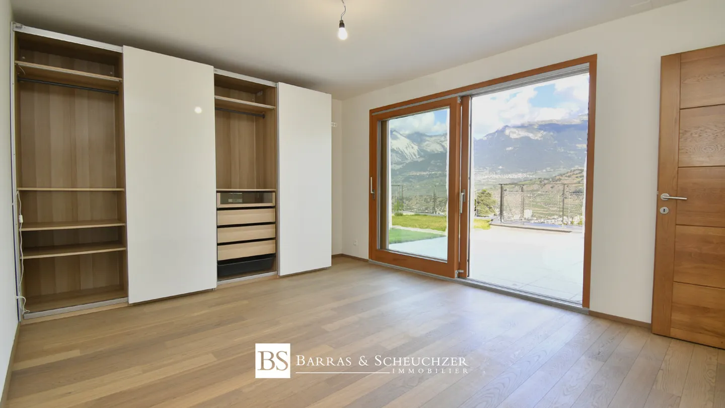 Moderne 4-Zimmer-Villa mit Panoramablick - Photo 7 of 12