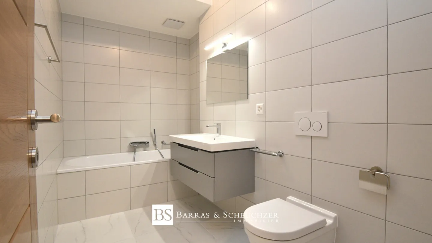 Moderne 4-Zimmer-Villa mit Panoramablick - Photo 11 of 12