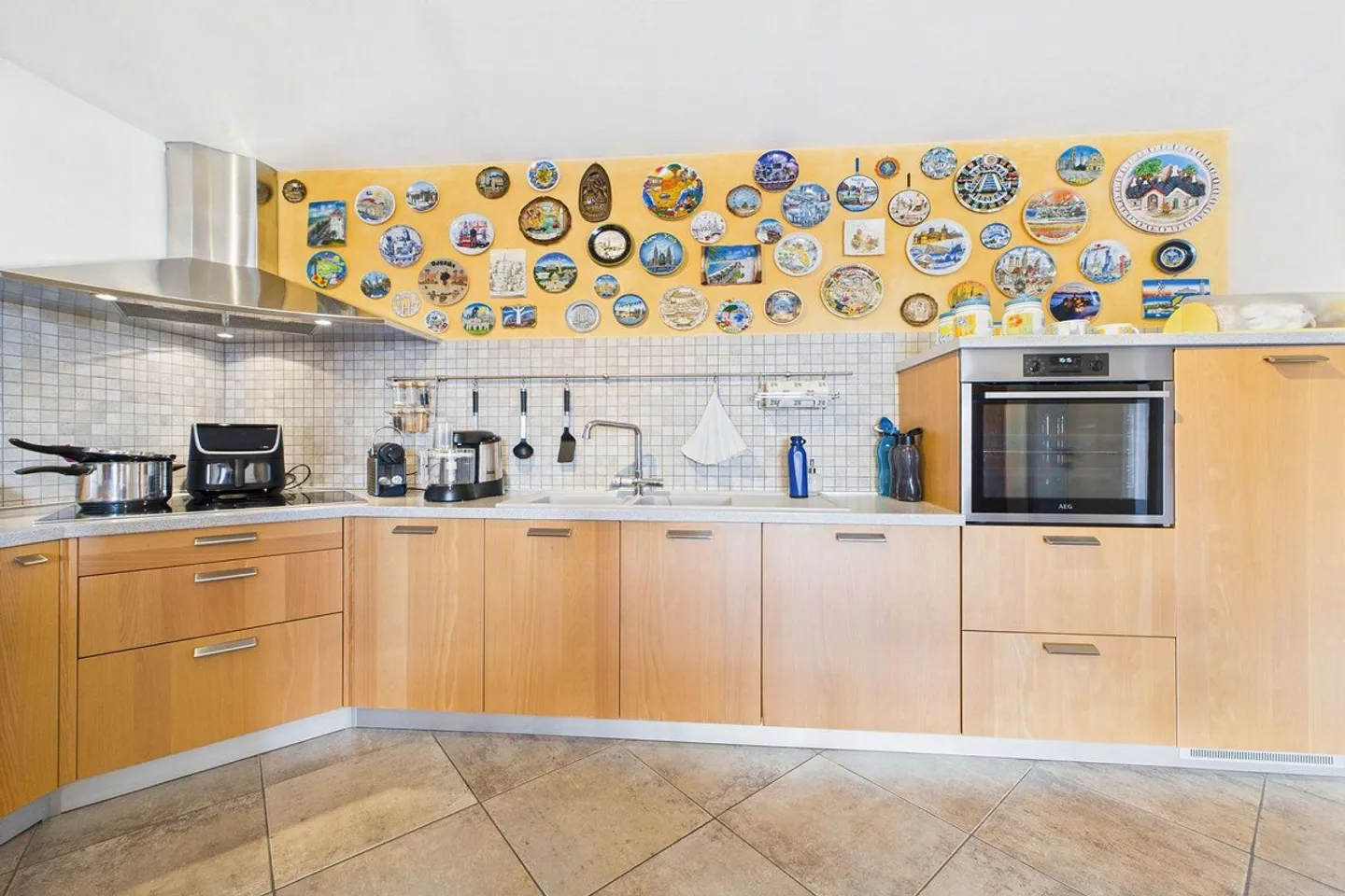 Exclusive Villa with Panoramic Views - Photo 22 of 30