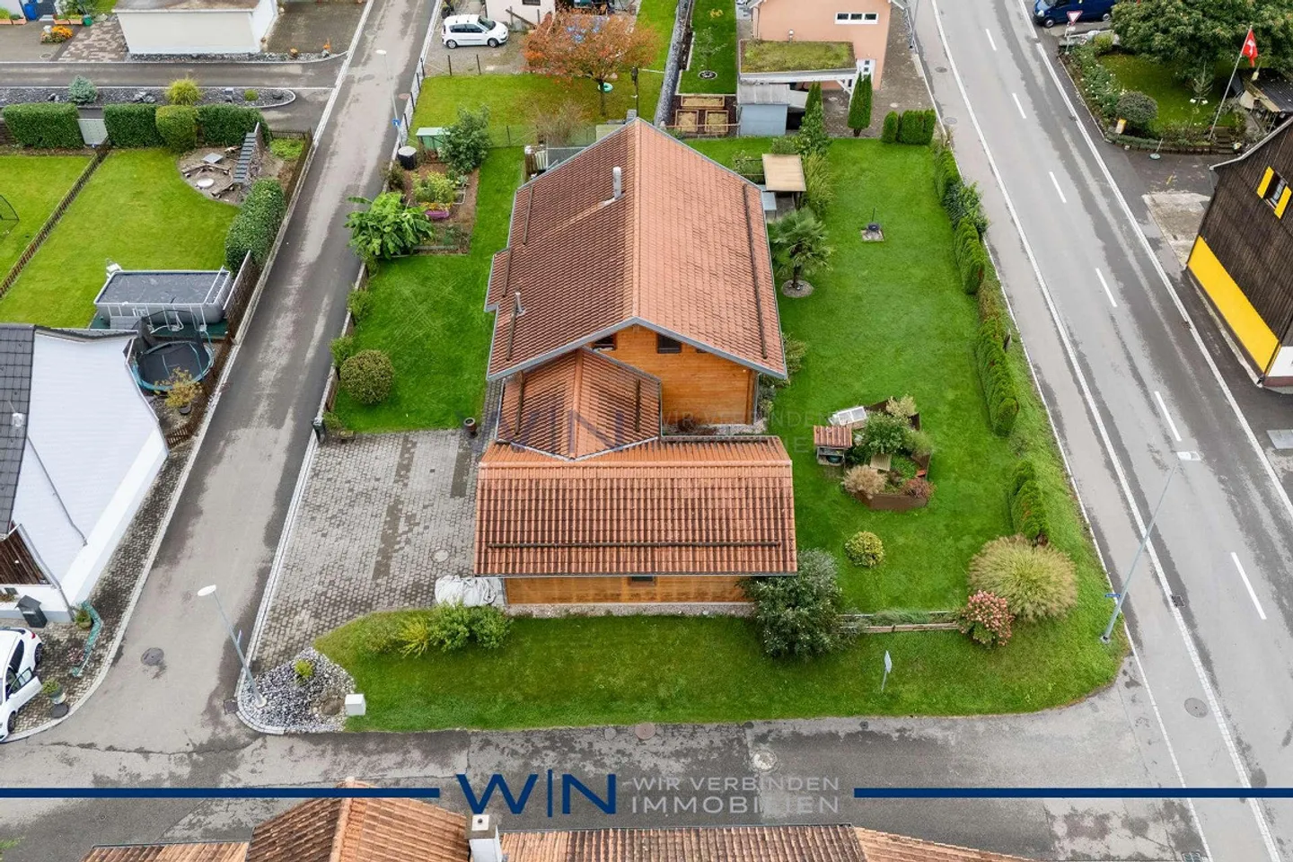 Charmantes Familienhaus mit Garten - Foto 2 von 11