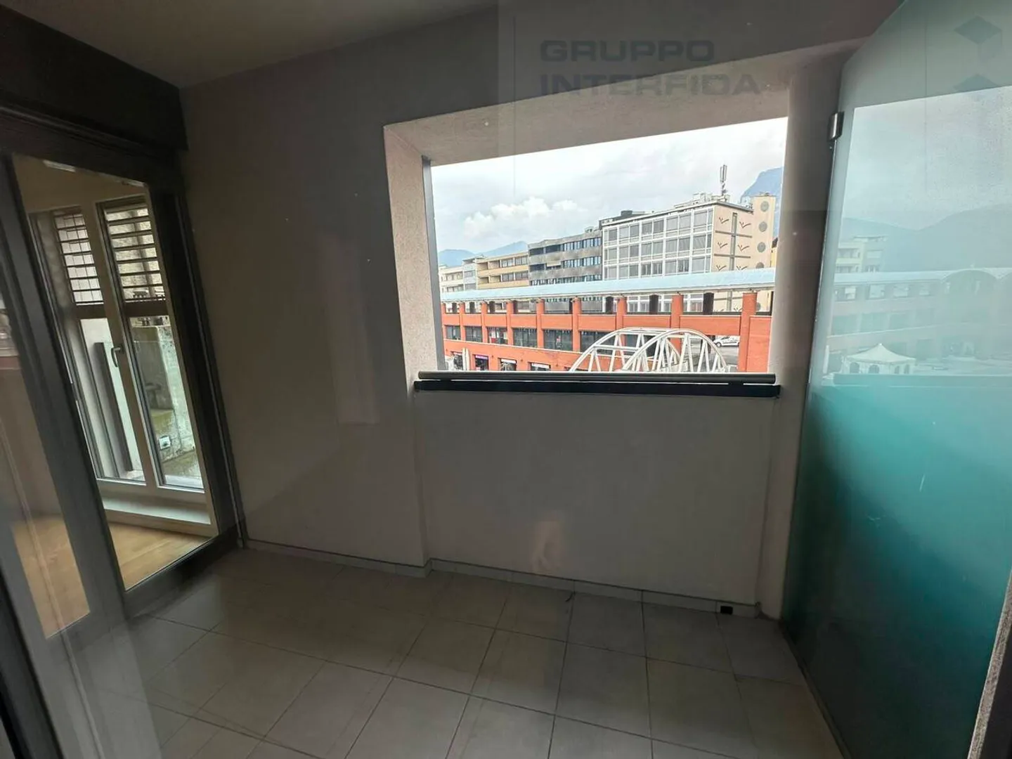 Apartment with current income in a central location - Photo 7 of 13