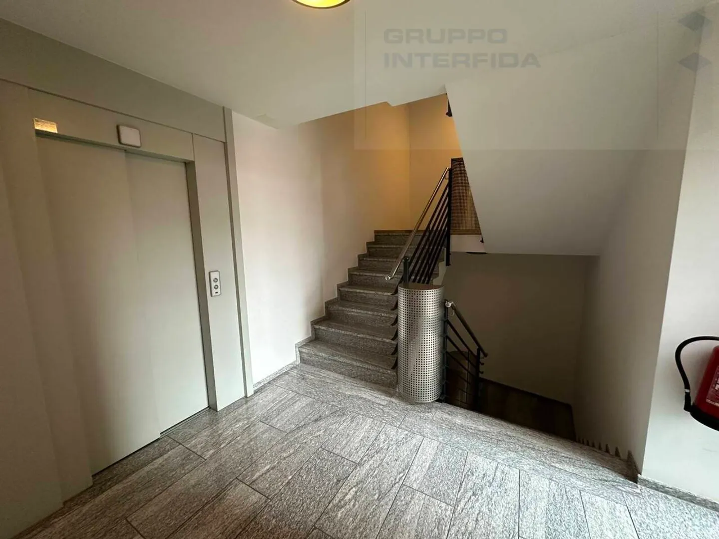Apartment with current income in a central location - Photo 10 of 13