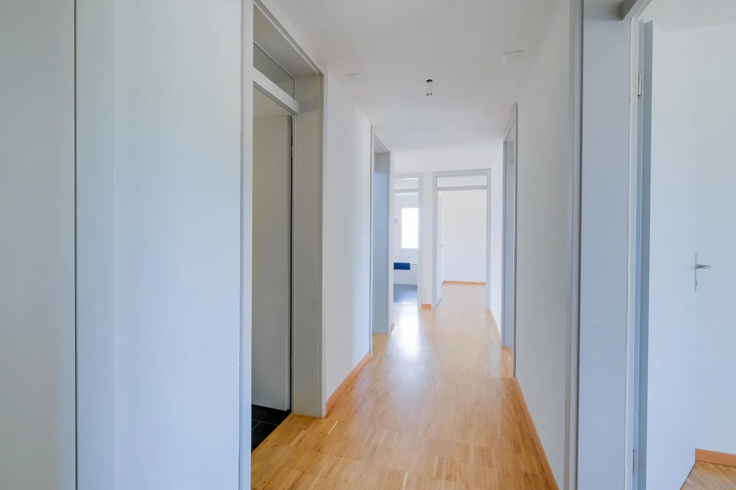 Families warmly welcome - Photo 4 of 11