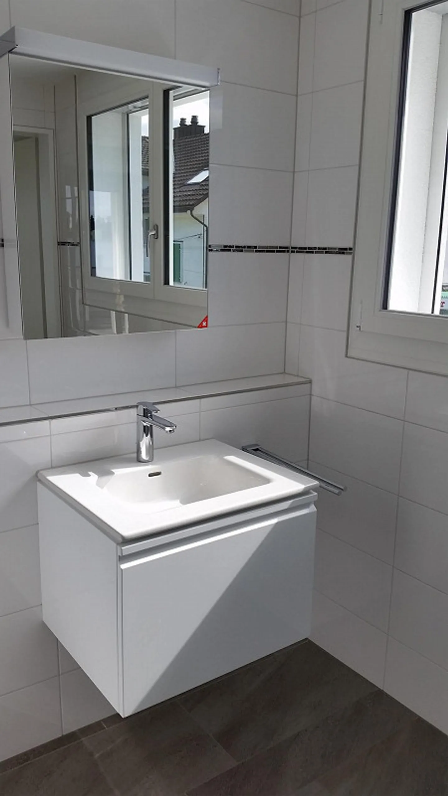 Modern 2.5-room Minergie penthouse apartment (68 m2) with terrace (73 m2) - Photo 4 of 15