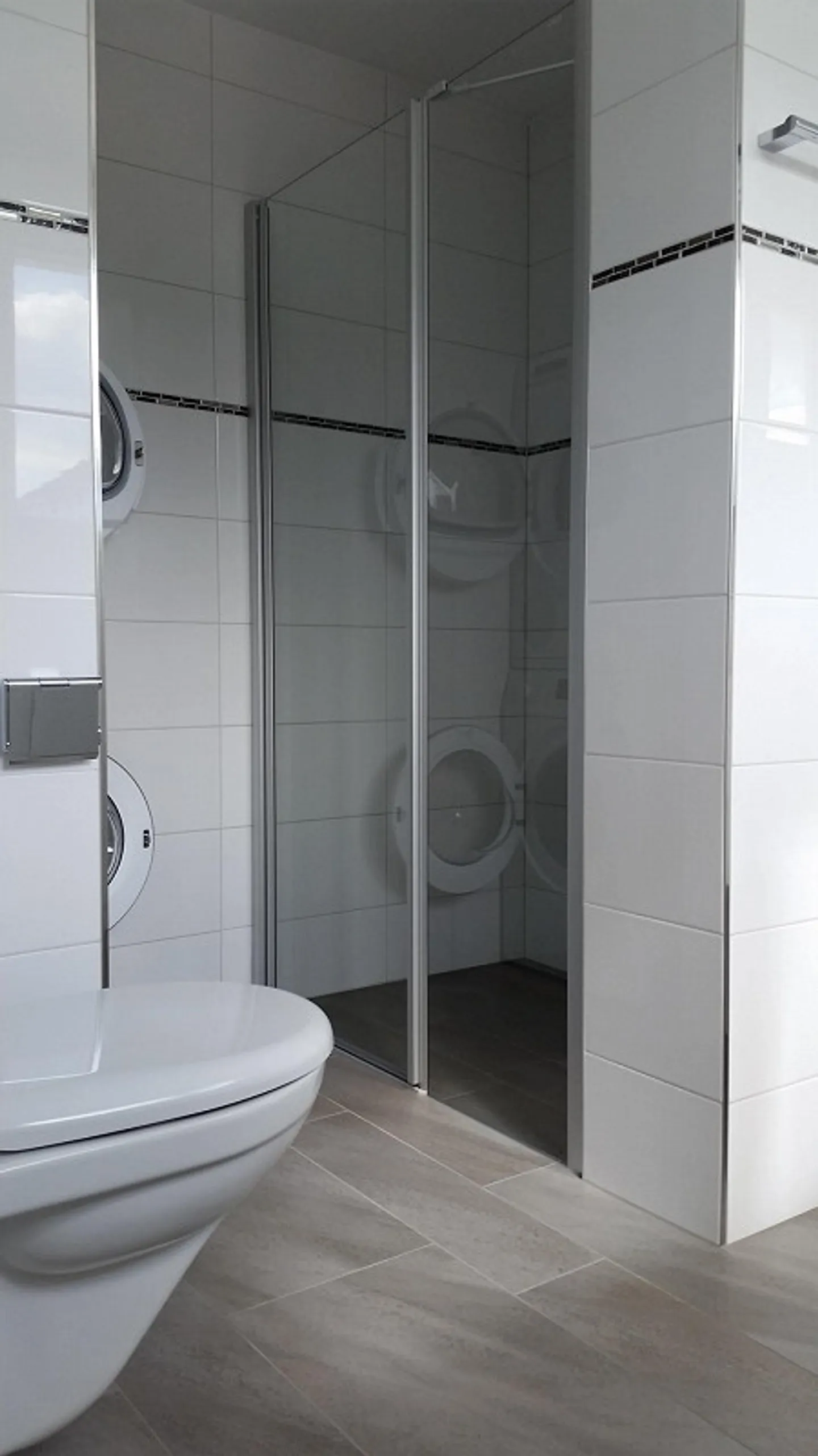 Modern 2.5-room Minergie penthouse apartment (68 m2) with terrace (73 m2) - Photo 5 of 15