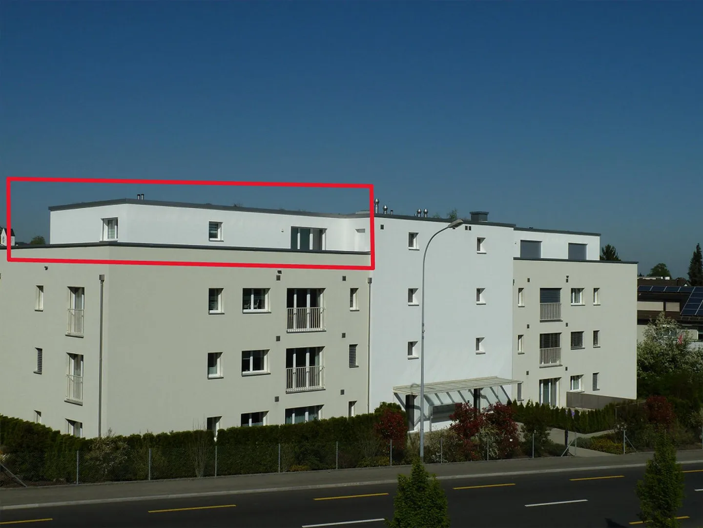 Modern 2.5-room Minergie penthouse apartment (68 m2) with terrace (73 m2) - Photo 1 of 15