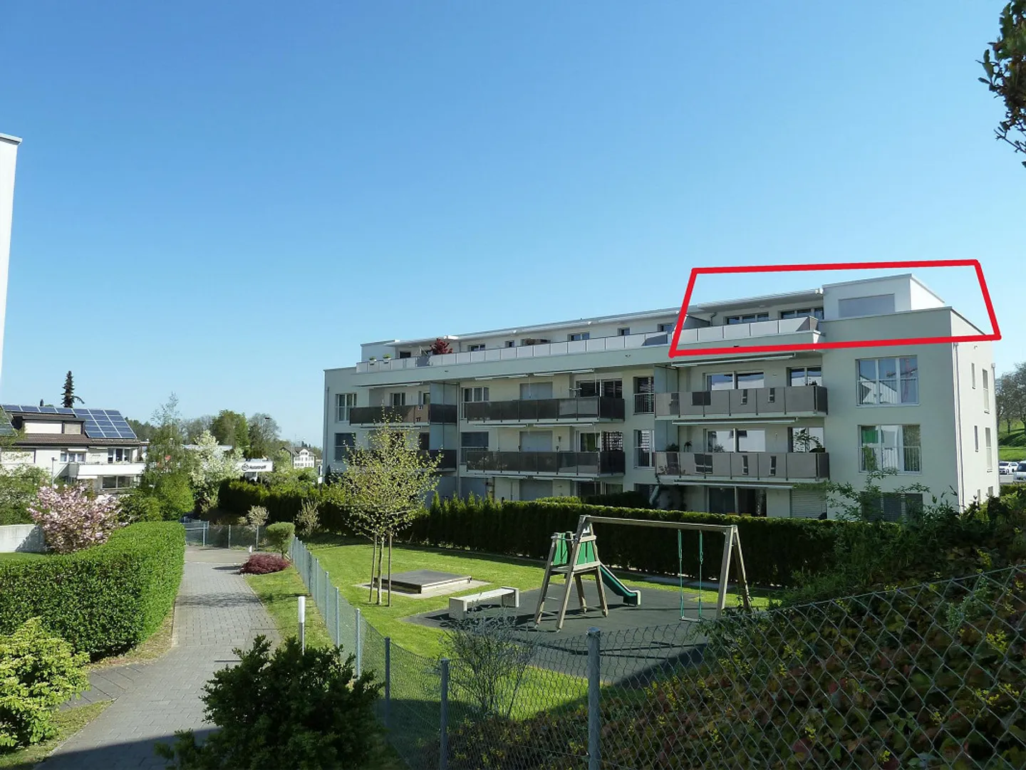 Modern 2.5-room Minergie penthouse apartment (68 m2) with terrace (73 m2) - Photo 2 of 15