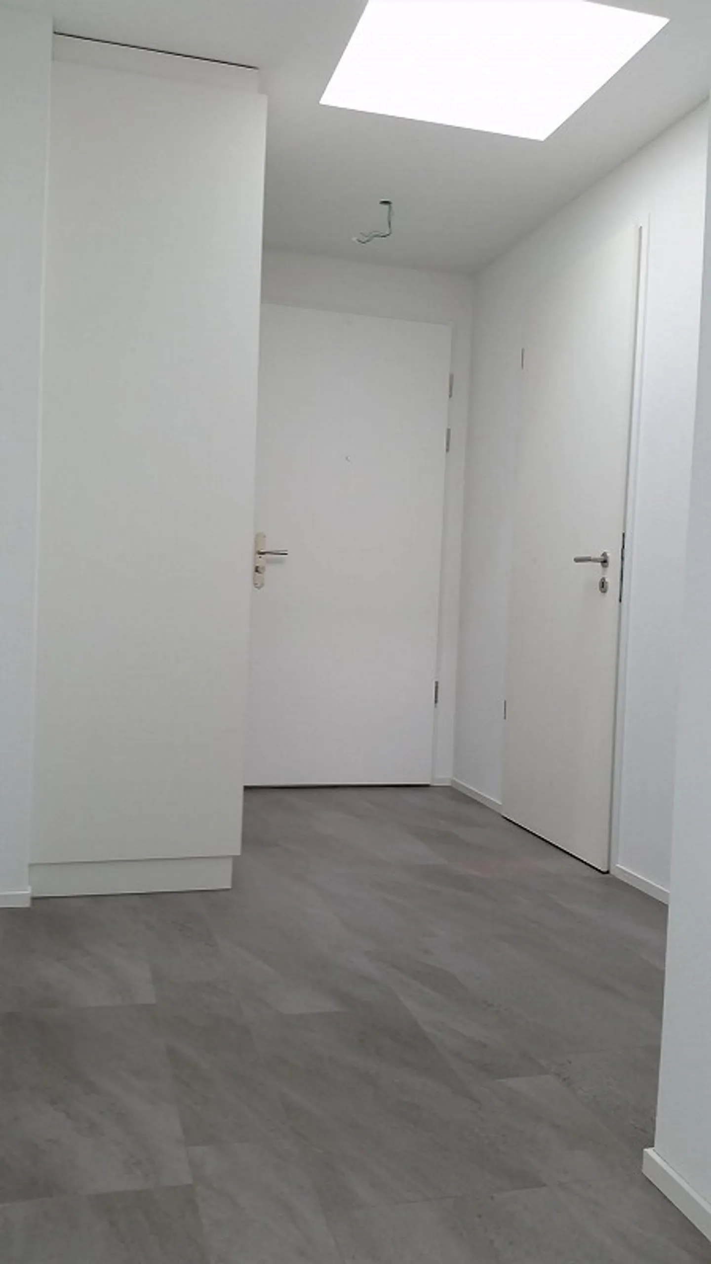 Modern 2.5-room Minergie penthouse apartment (68 m2) with terrace (73 m2) - Photo 8 of 15