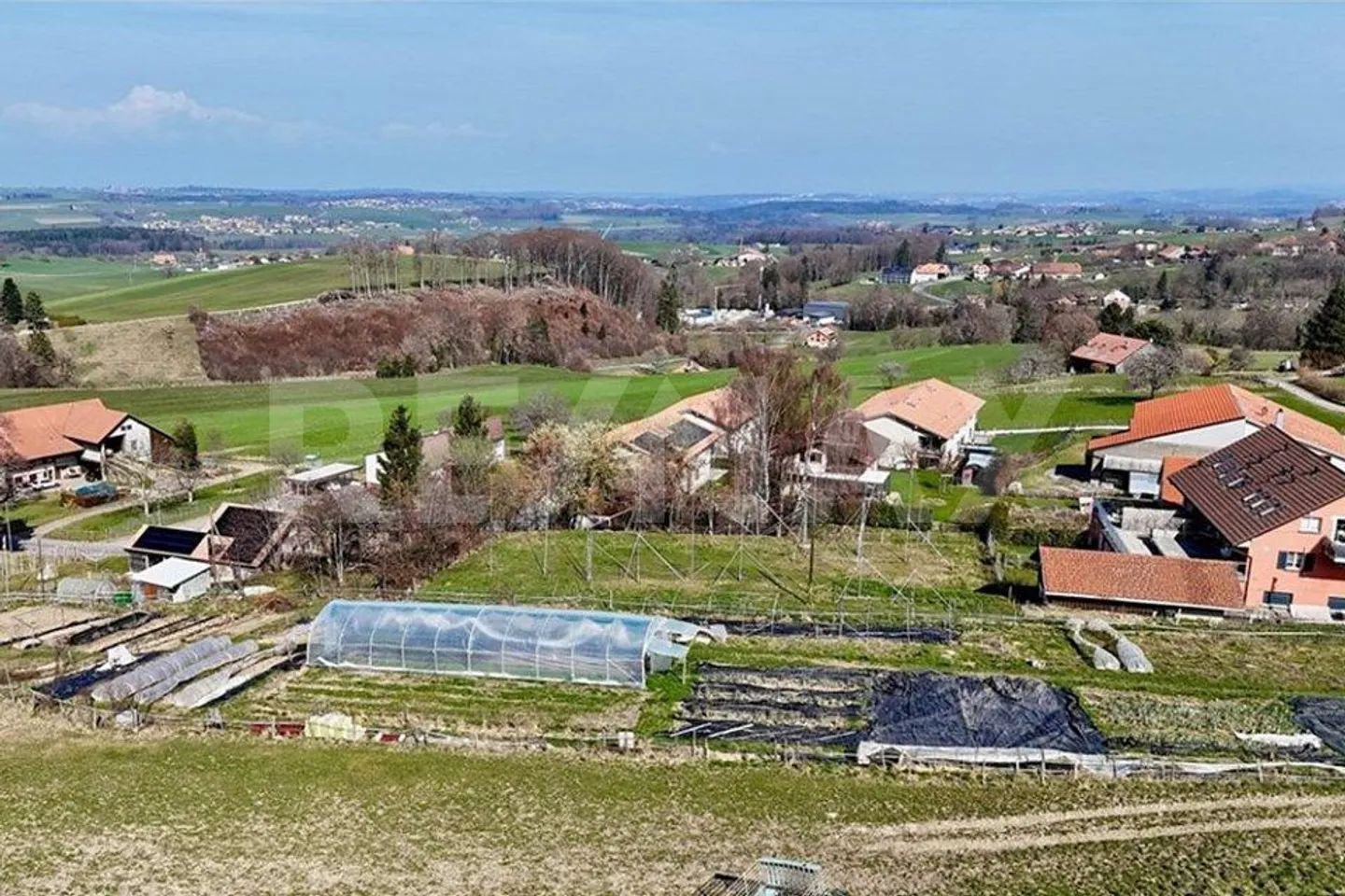 Opportunità di sviluppo: terreno edificabile nel centro del paese - Foto 2 di 7