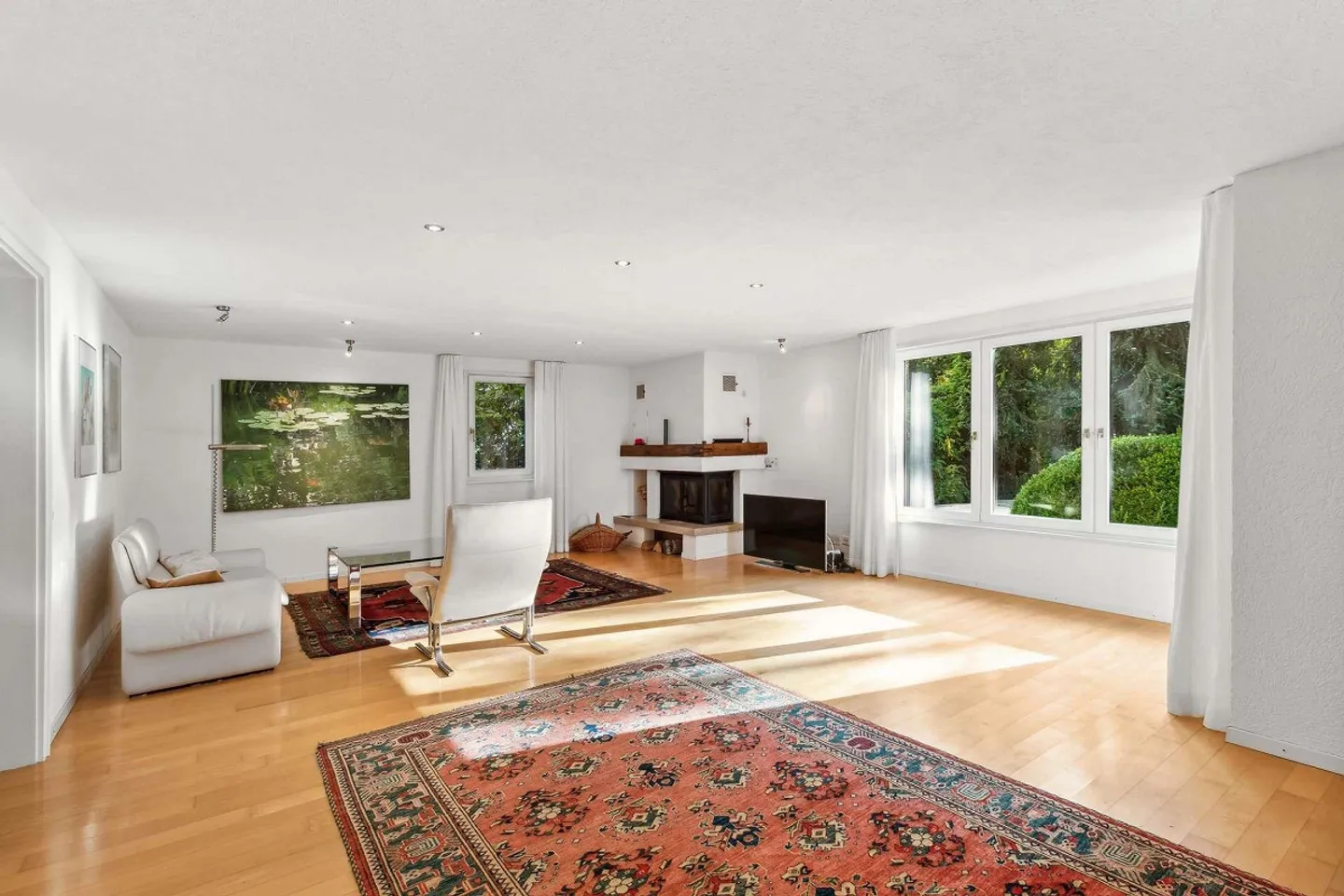 Grande Casa Familiare con Giardino Paradisiaco - Foto 2 di 15