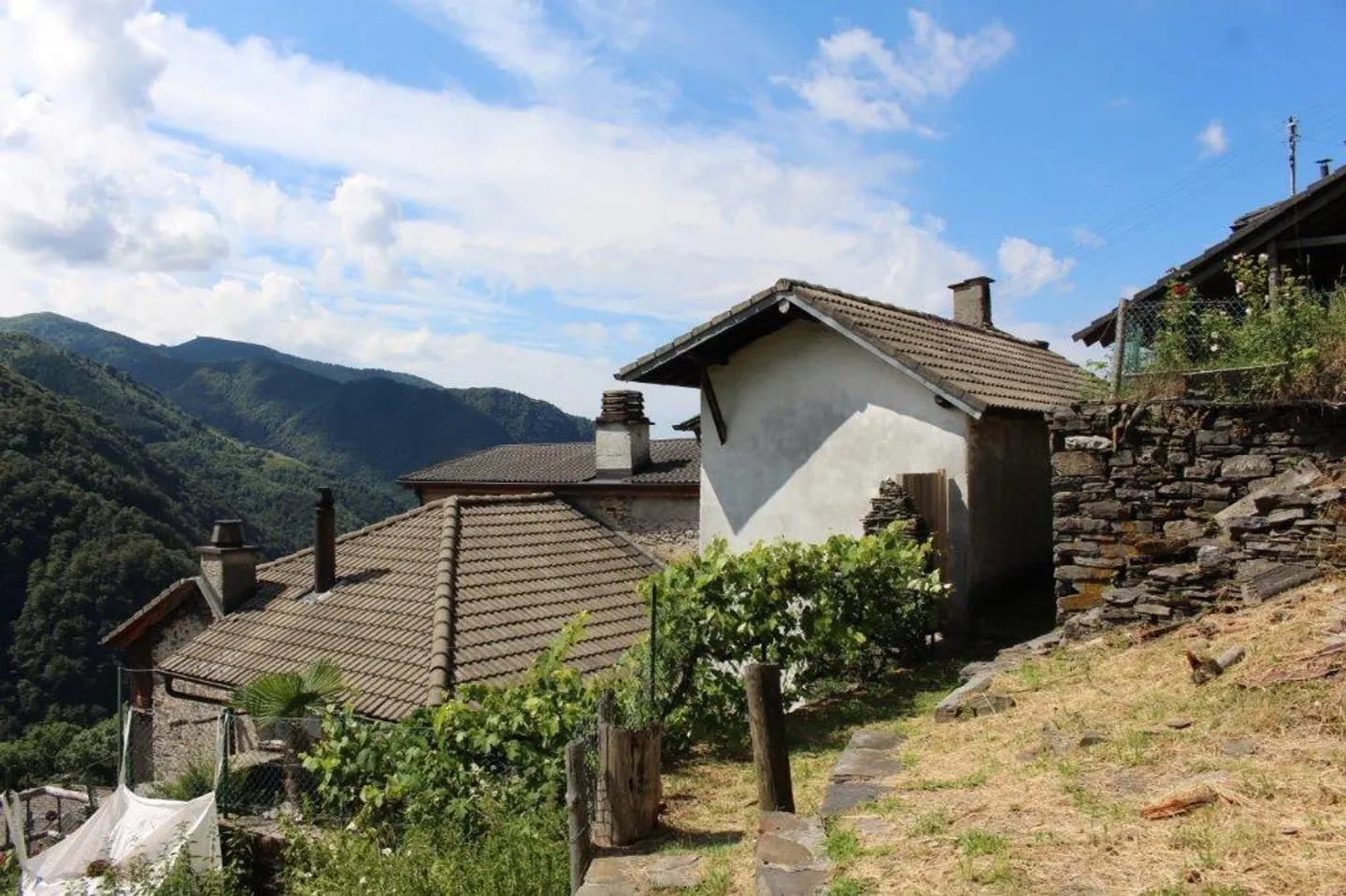 5.5 Zimmer-Tessinerhaus mit Garten und Aussicht - Foto 1 von 10