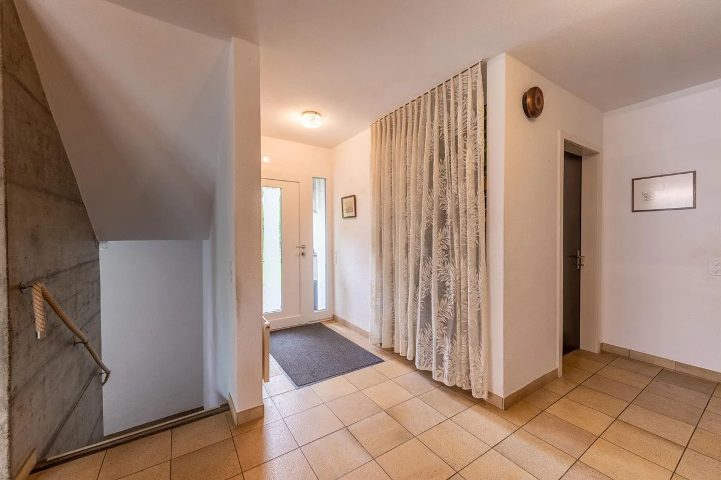 Your retreat with a view: Detached 6.5-room single-family house with garden idyll - Photo 5 of 13