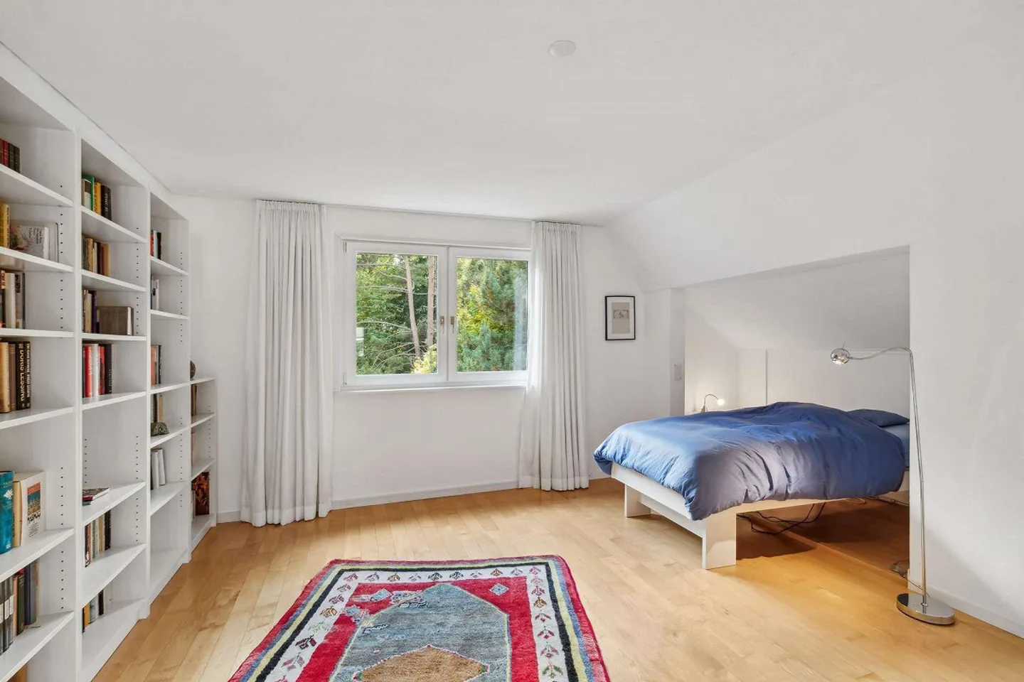 Grande Casa Familiare con Giardino Paradisiaco - Foto 7 di 15