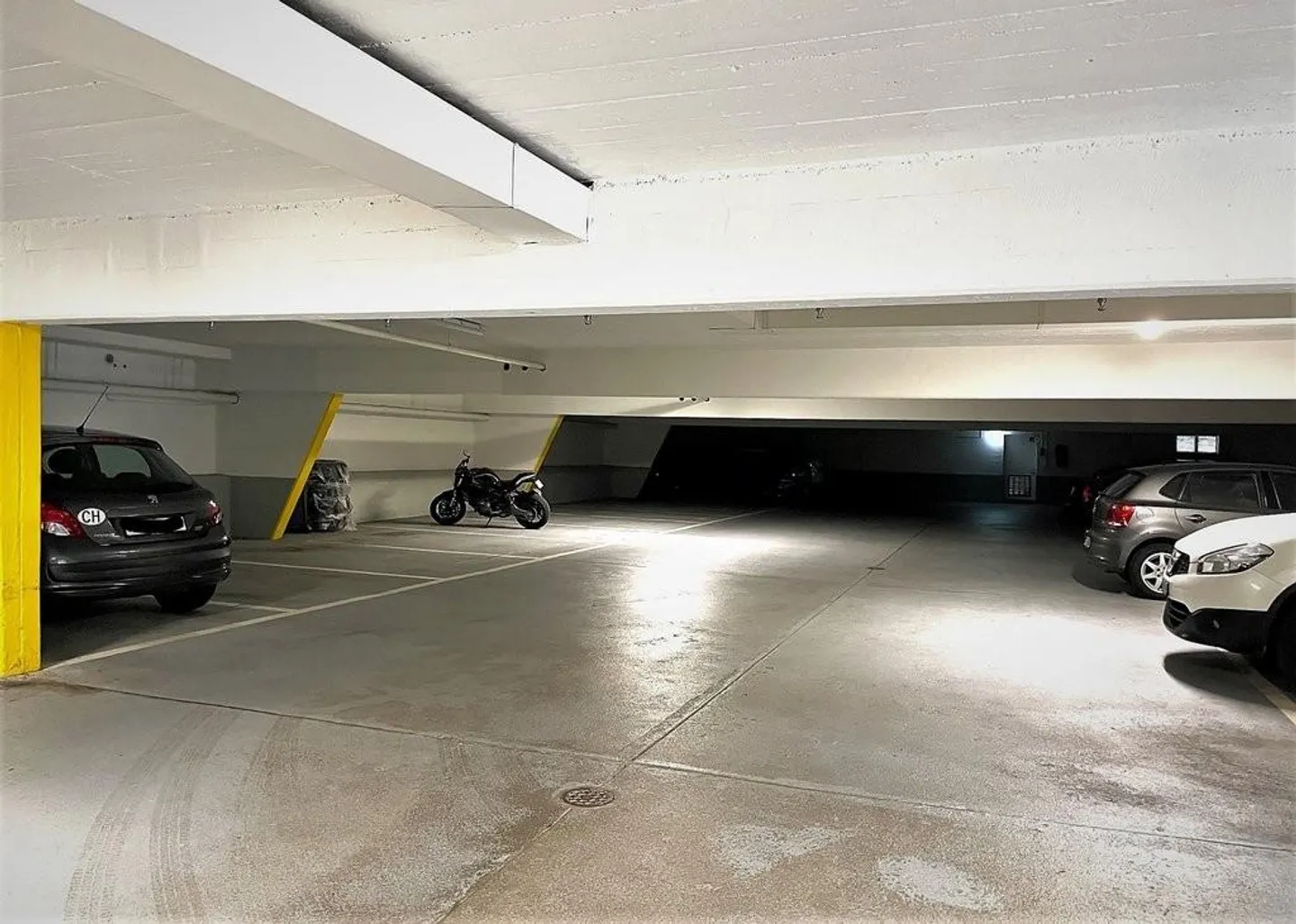 Place de parking souterrain à louer à Adliswil - Photo 2 sur 2