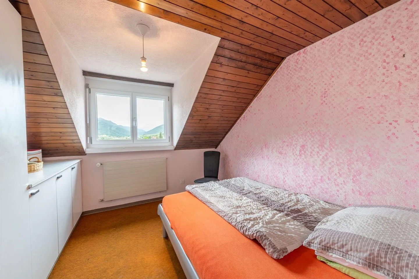 Your retreat with a view: Detached 6.5-room single-family house with garden idyll - Photo 11 of 13