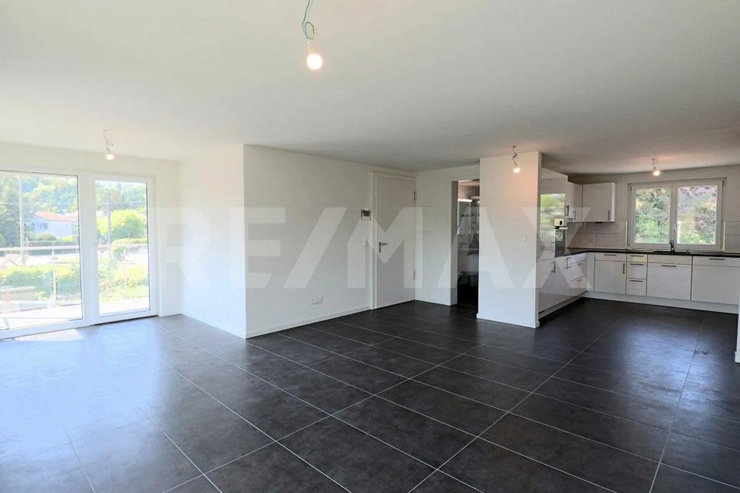 Modern 3.5-room apartment in Münchenstein - Photo 3 of 5