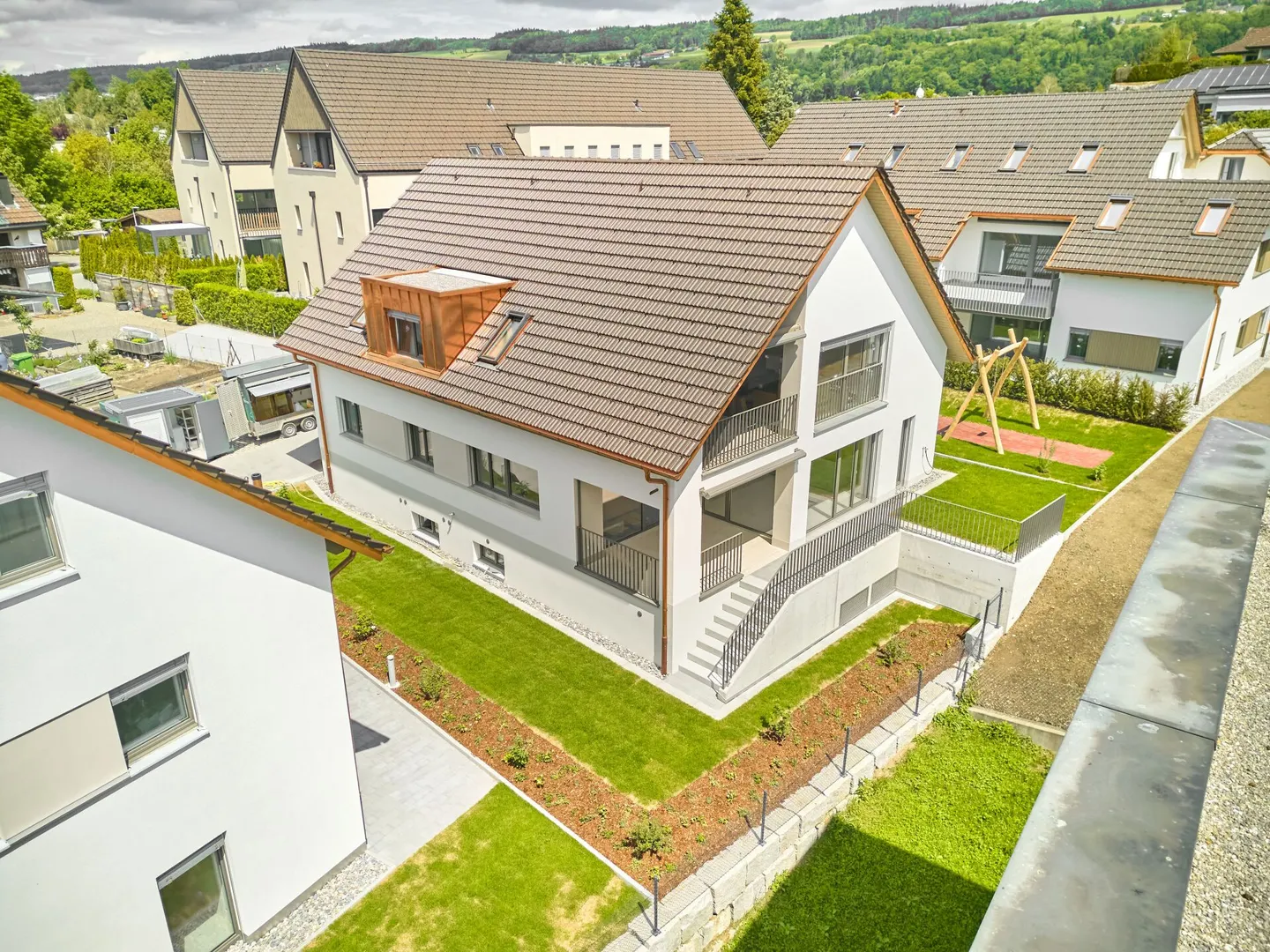 Maison double de 6 1/2 pièces avec surface de terrain utilisable - Photo 10 sur 20
