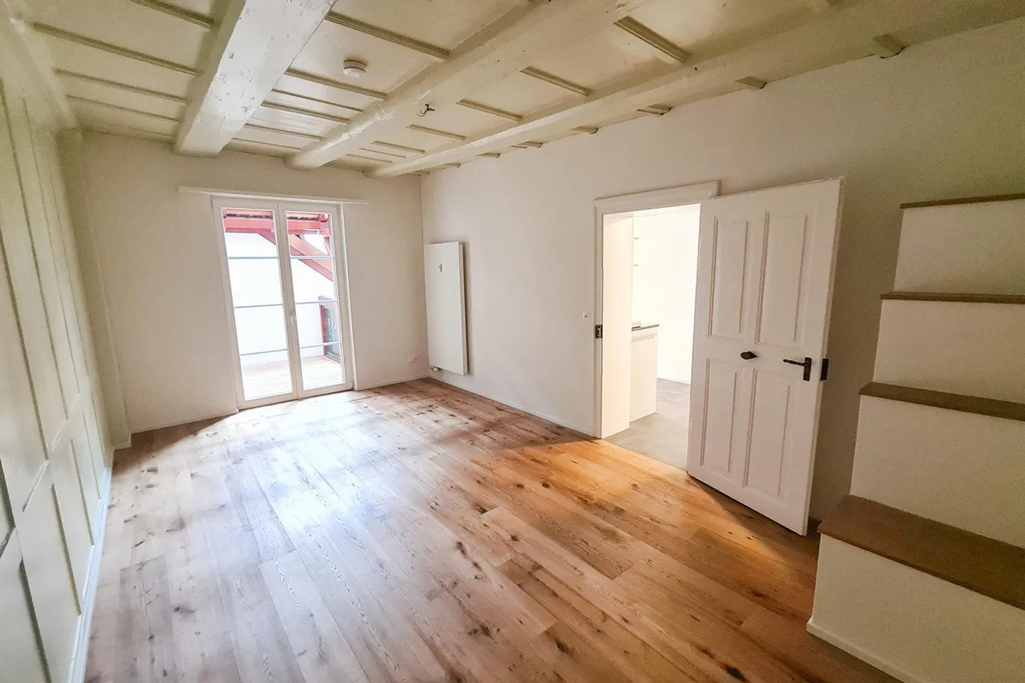 Vieille ville pure avec ascenseur et balcon / appartement de 3,5 pièces nouvellement aménagé - Photo 9 sur 22