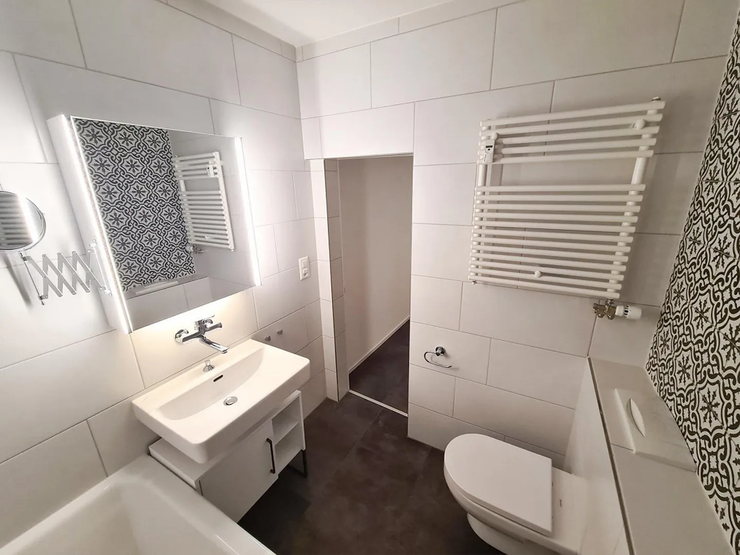 Vieille ville pure avec ascenseur et balcon / appartement de 3,5 pièces nouvellement aménagé - Photo 14 sur 22