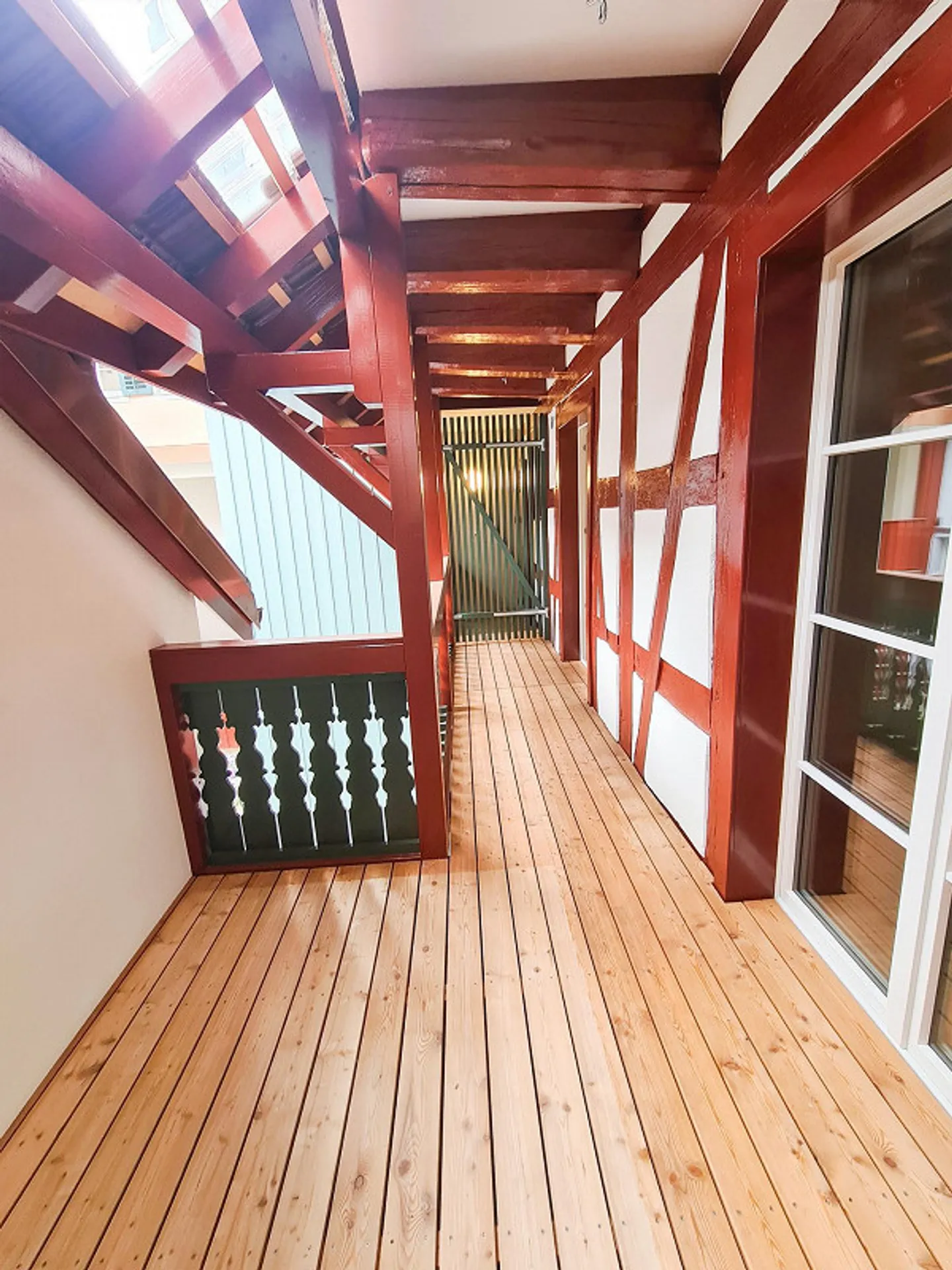 Vieille ville pure avec ascenseur et balcon / appartement de 3,5 pièces nouvellement aménagé - Photo 15 sur 22