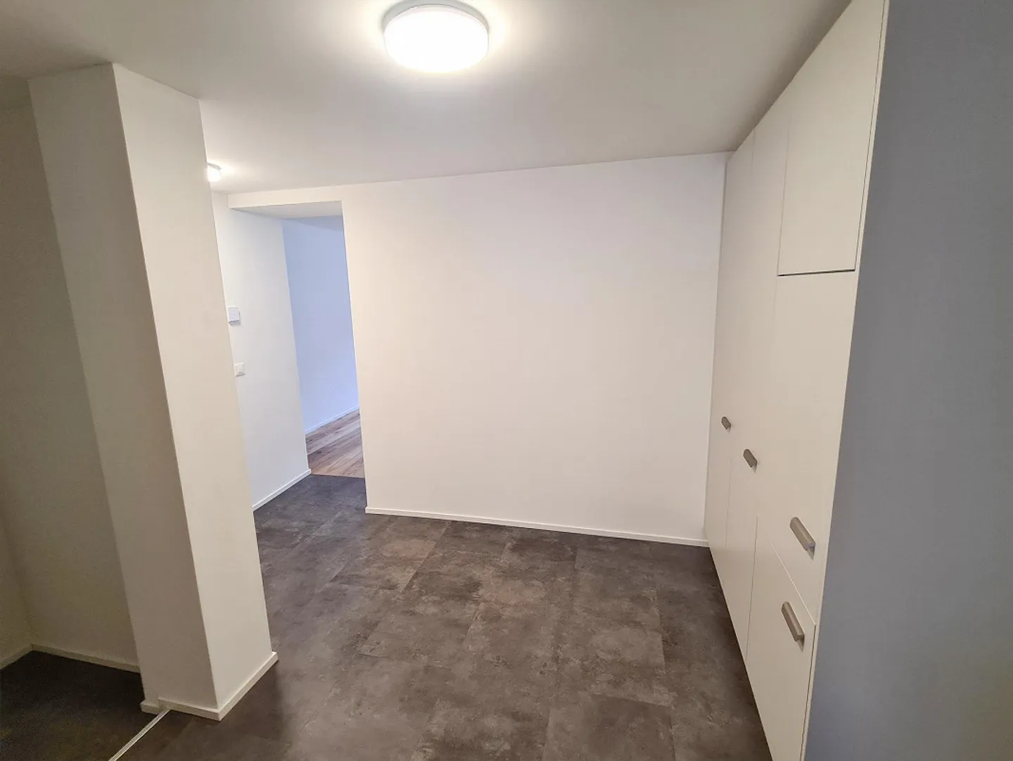 Vieille ville pure avec ascenseur et balcon / appartement de 3,5 pièces nouvellement aménagé - Photo 18 sur 22