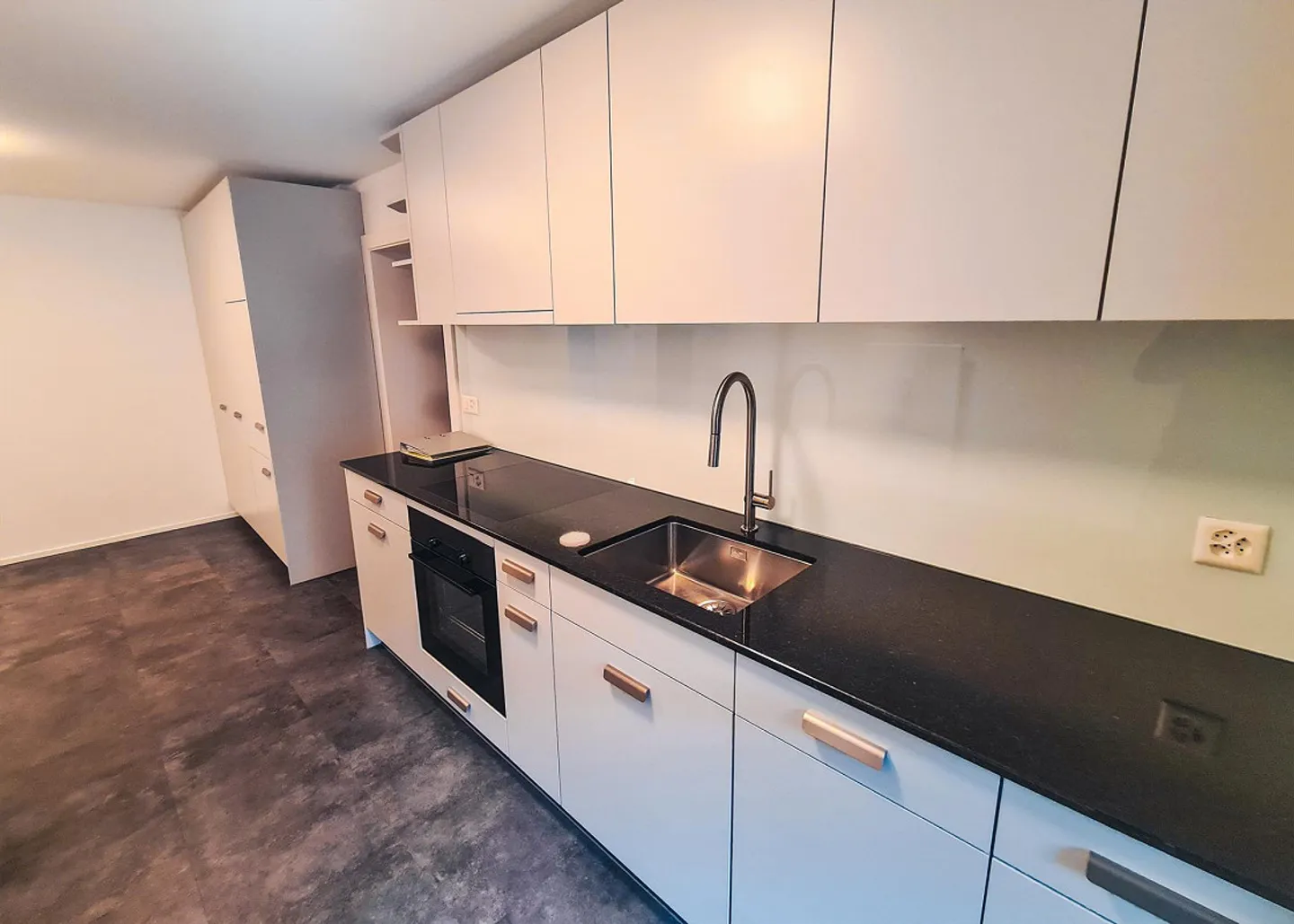 Vieille ville pure avec ascenseur et balcon / appartement de 3,5 pièces nouvellement aménagé - Photo 19 sur 22
