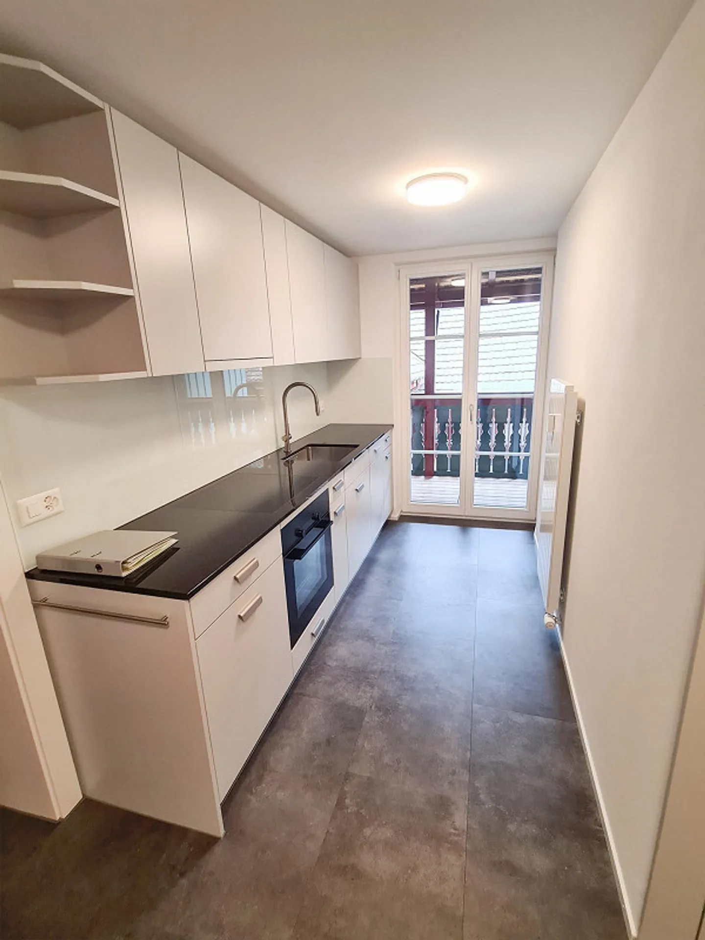 Vieille ville pure avec ascenseur et balcon / appartement de 3,5 pièces nouvellement aménagé - Photo 21 sur 22