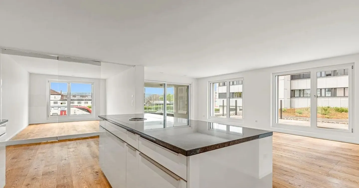 Condominio esclusivo di 4,5 stanze con terrazza e loggia ! - Foto 2 di 19