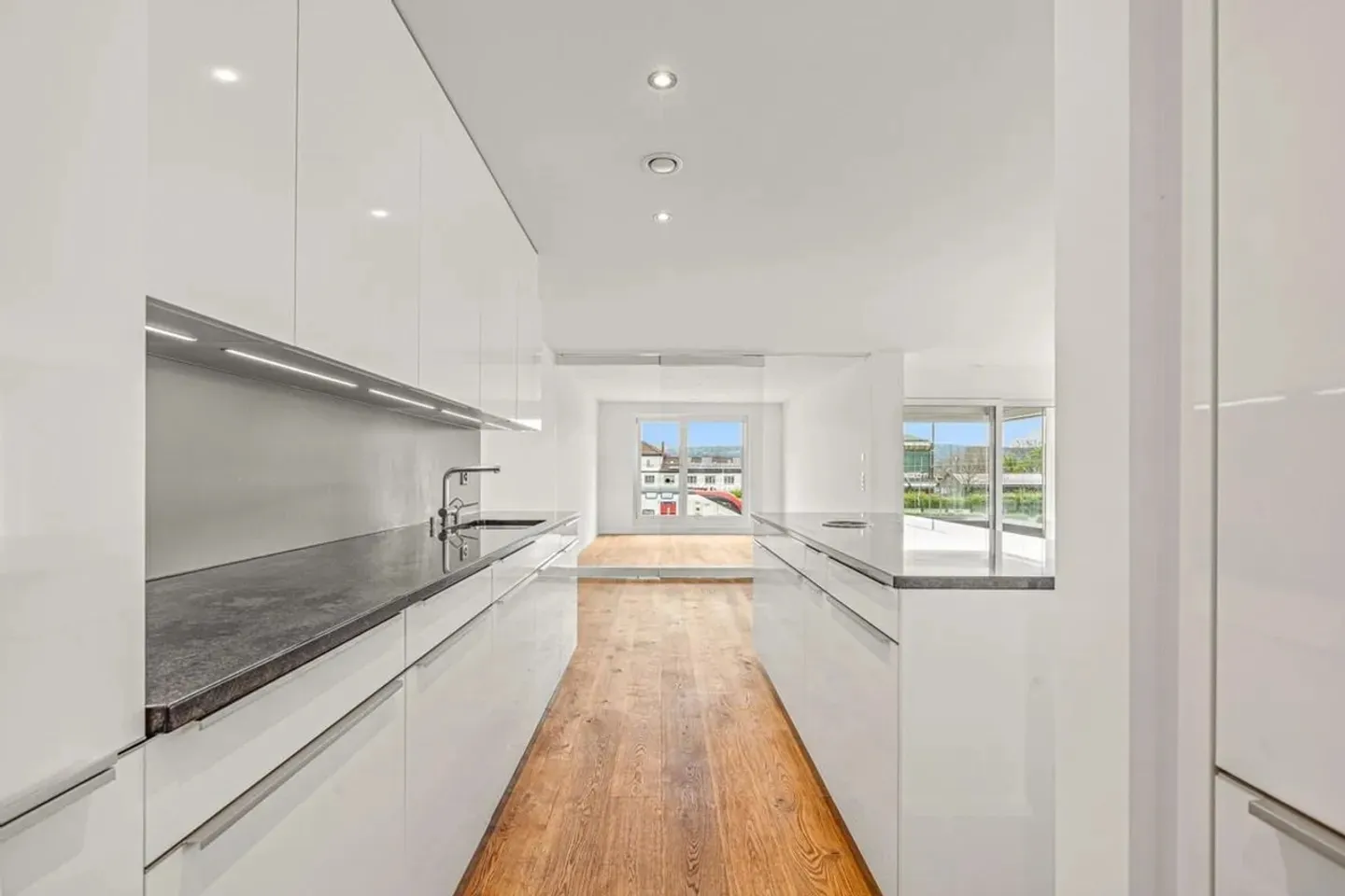 Condominio esclusivo di 4,5 stanze con terrazza e loggia ! - Foto 6 di 19