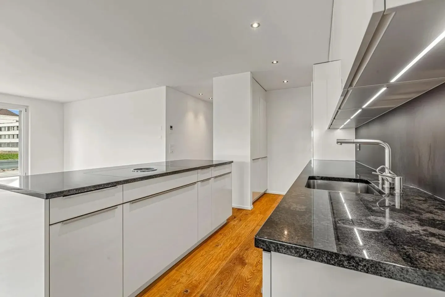 Condominio esclusivo di 4,5 stanze con terrazza e loggia ! - Foto 7 di 19