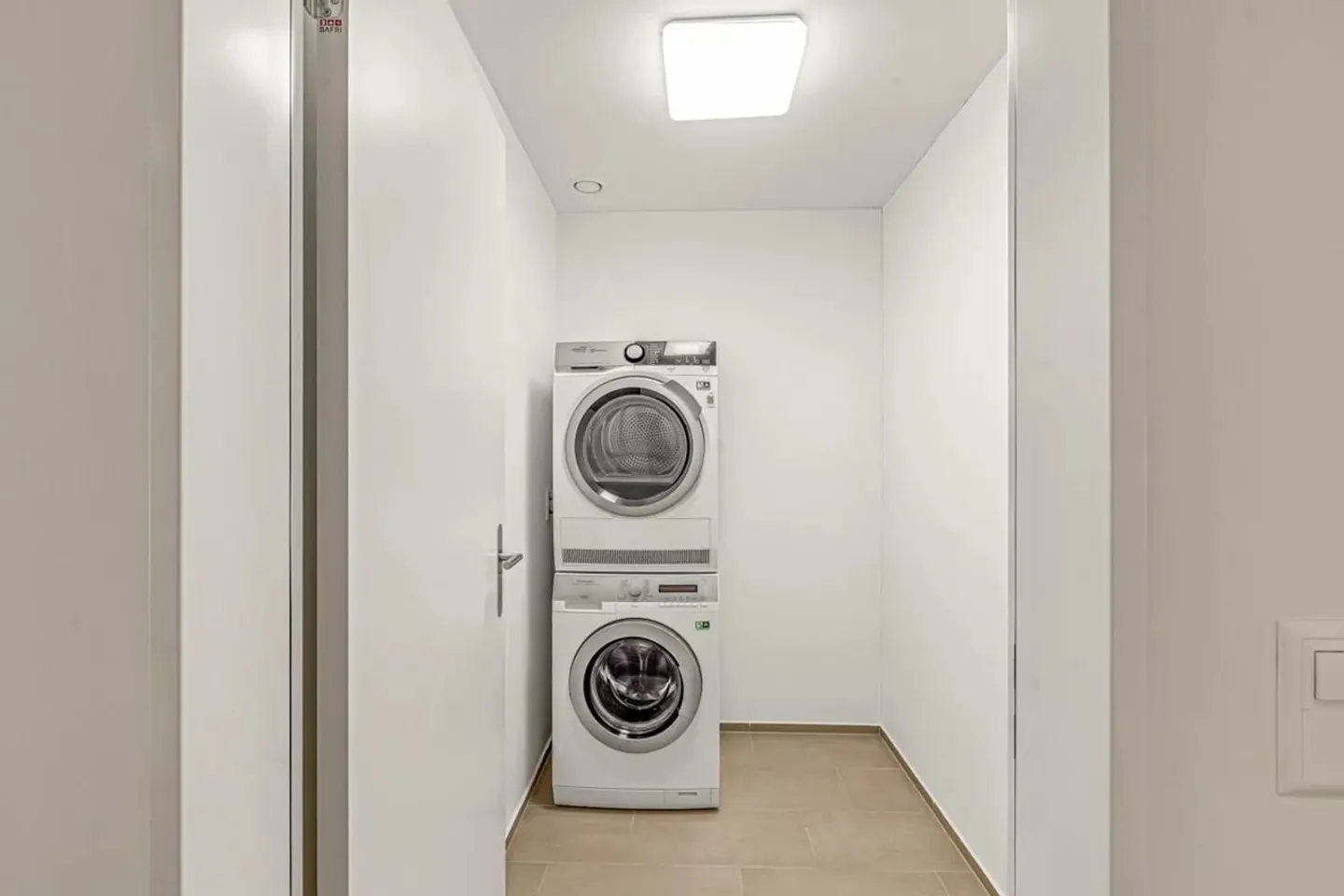 Condominio esclusivo di 4,5 stanze con terrazza e loggia ! - Foto 19 di 19