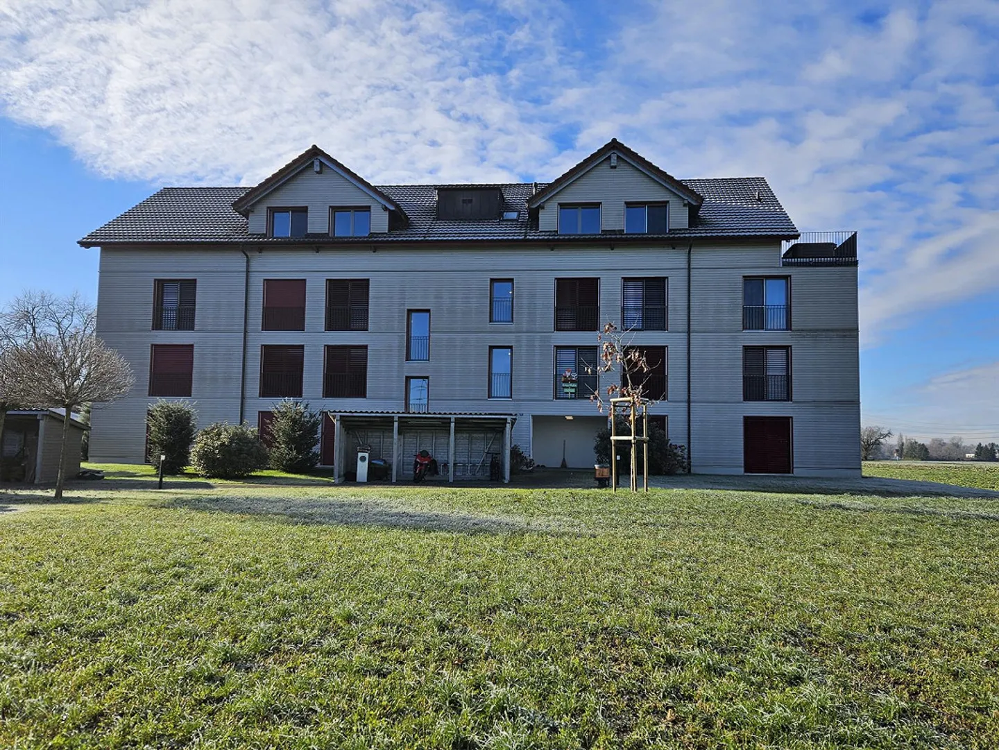 Stilvolle 2.5 Zimmer-Wohnung mit Aussicht - Foto 2 von 10