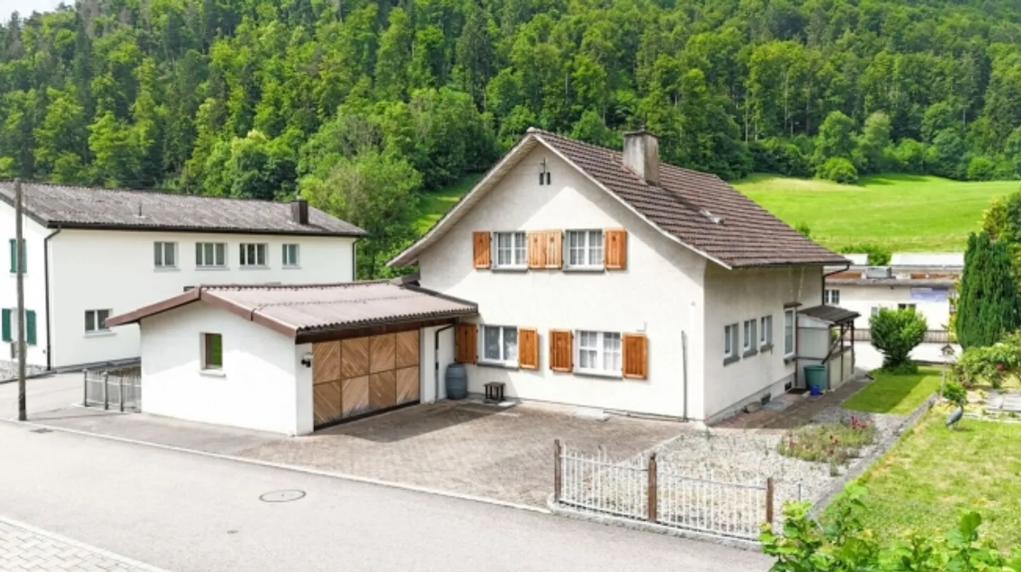 Grande maison individuelle de 7,5 pièces à Mümliswil, également utilisable comme maison bifamiliale - Photo 12 sur 13