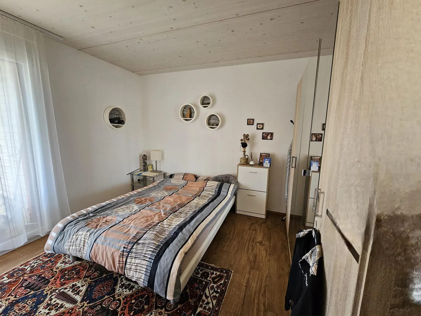 Stilvolle 2.5 Zimmer-Wohnung mit Aussicht - Foto 5 von 10