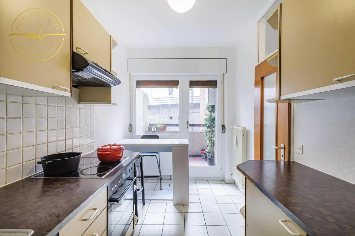 APPARTAMENTO 3.5 LOCALI CON TRE BALCONI A LUGANO - Foto 3 di 13