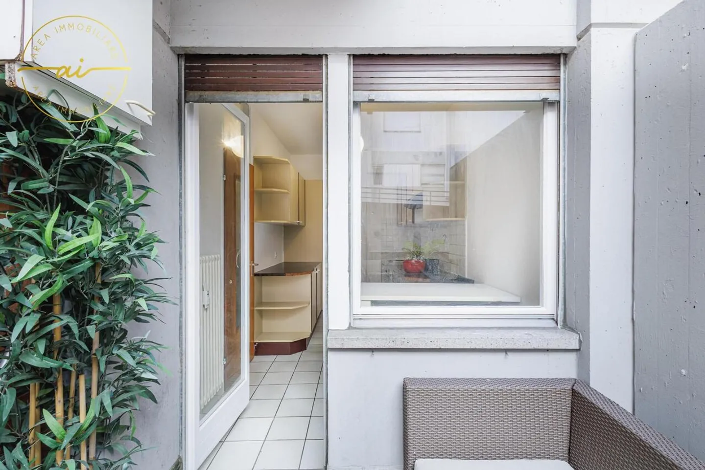 APPARTAMENTO 3.5 LOCALI CON TRE BALCONI A LUGANO - Foto 4 di 13