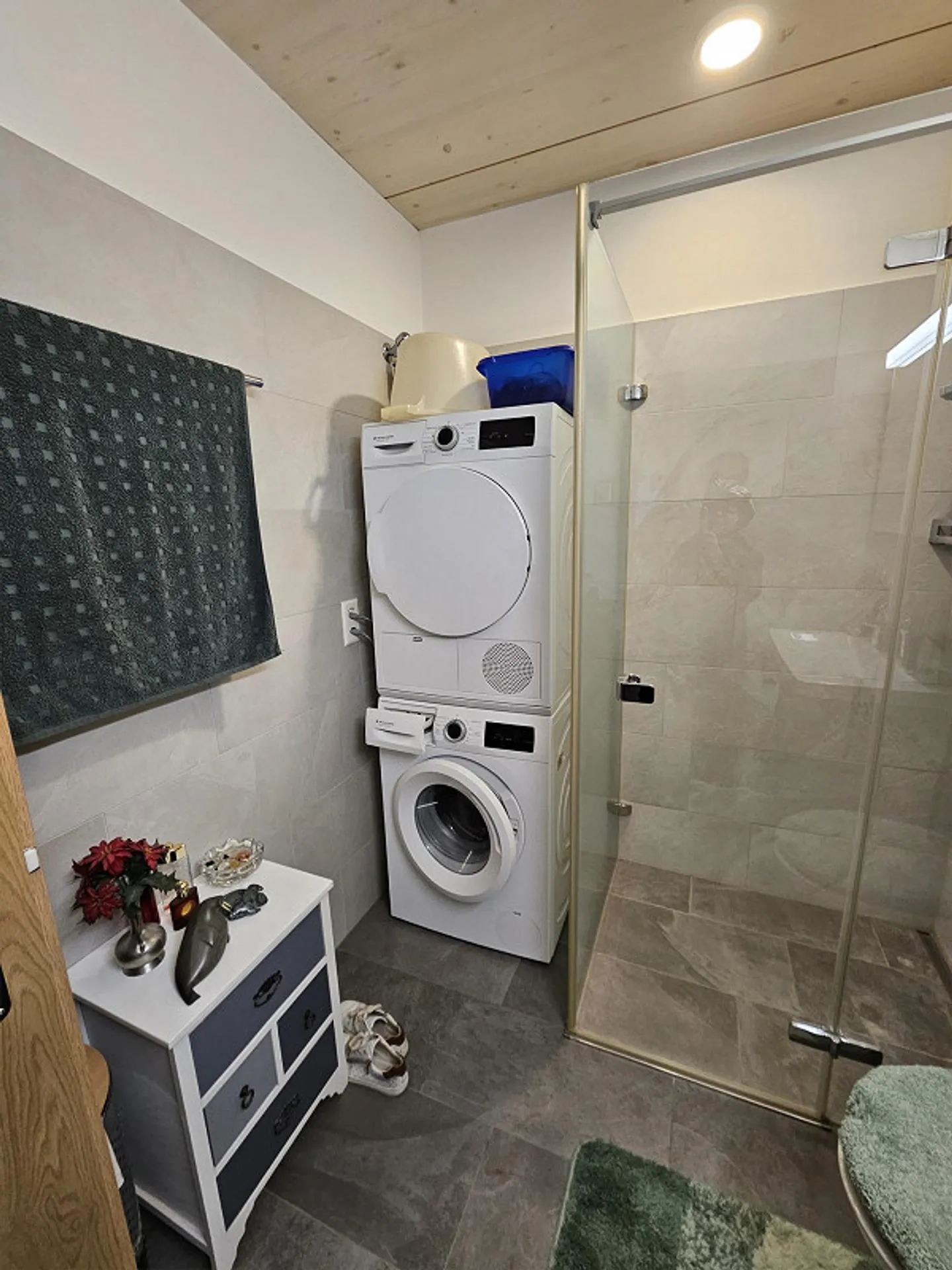 Stilvolle 2.5 Zimmer-Wohnung mit Aussicht - Foto 8 von 10