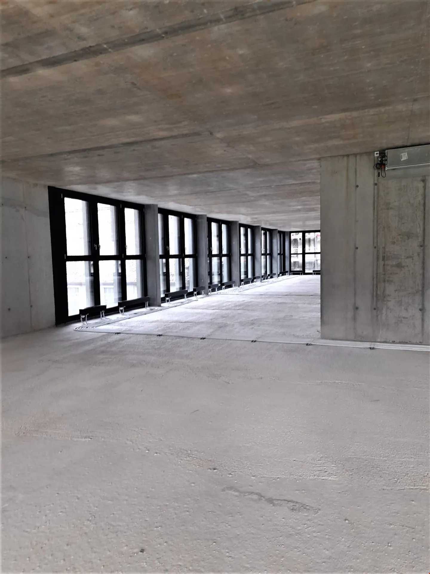 Commercial and Office Space up to 740m2 (Shell Construction II) - Photo 5 of 14