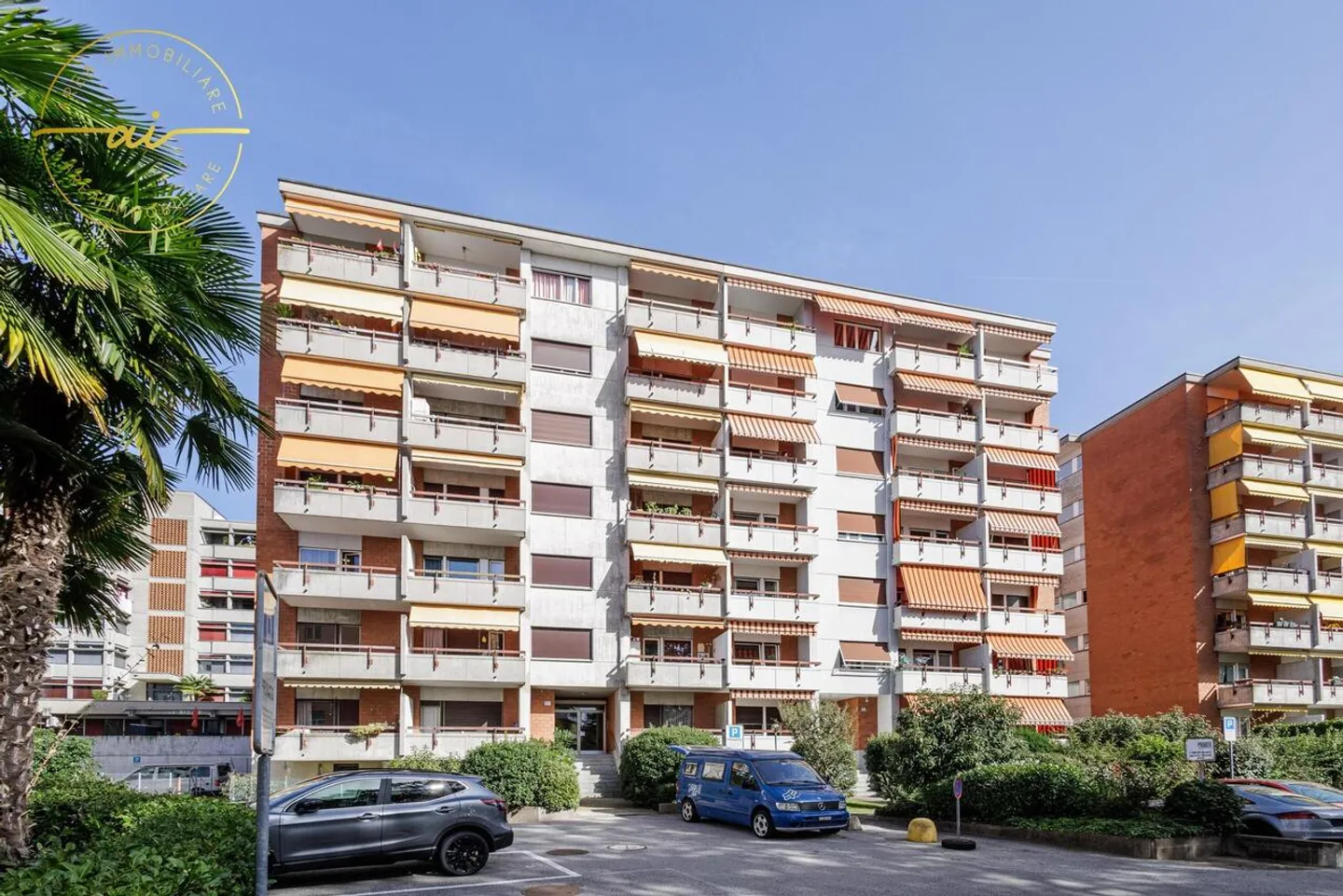 APPARTAMENTO 3.5 LOCALI CON TRE BALCONI A LUGANO - Foto 6 di 13