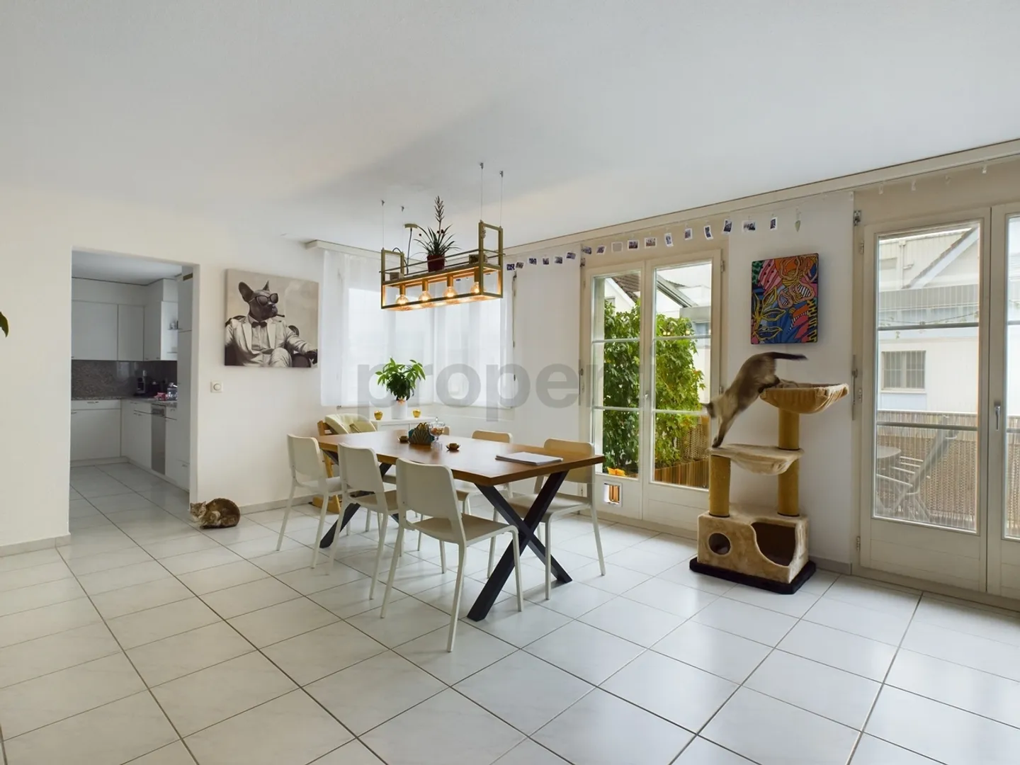 Spacious and Cozy 6.5-Room Maisonette Apartment in a Quiet Location in Sarnen - Photo 2 of 13