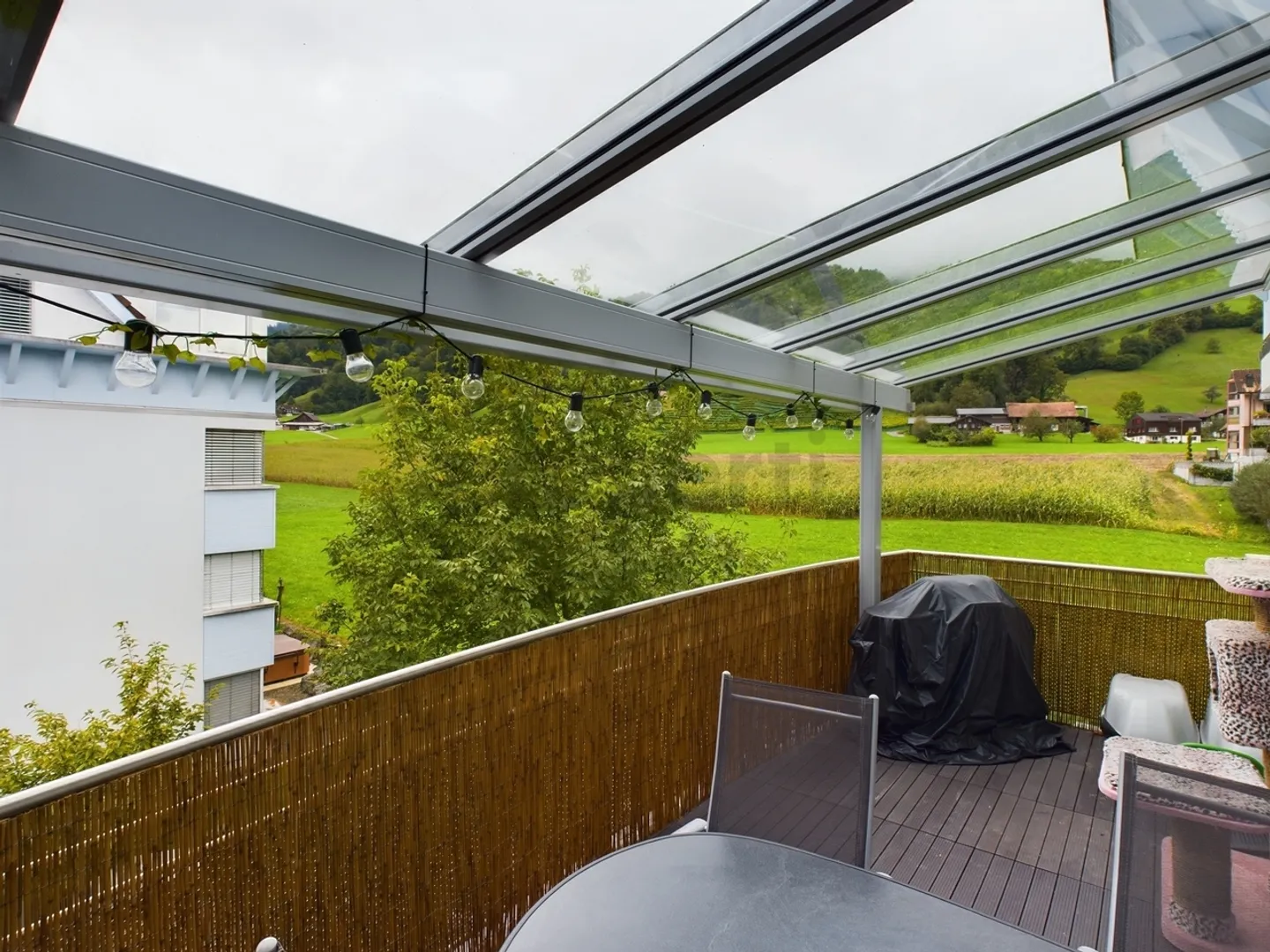 Spacious and Cozy 6.5-Room Maisonette Apartment in a Quiet Location in Sarnen - Photo 12 of 13