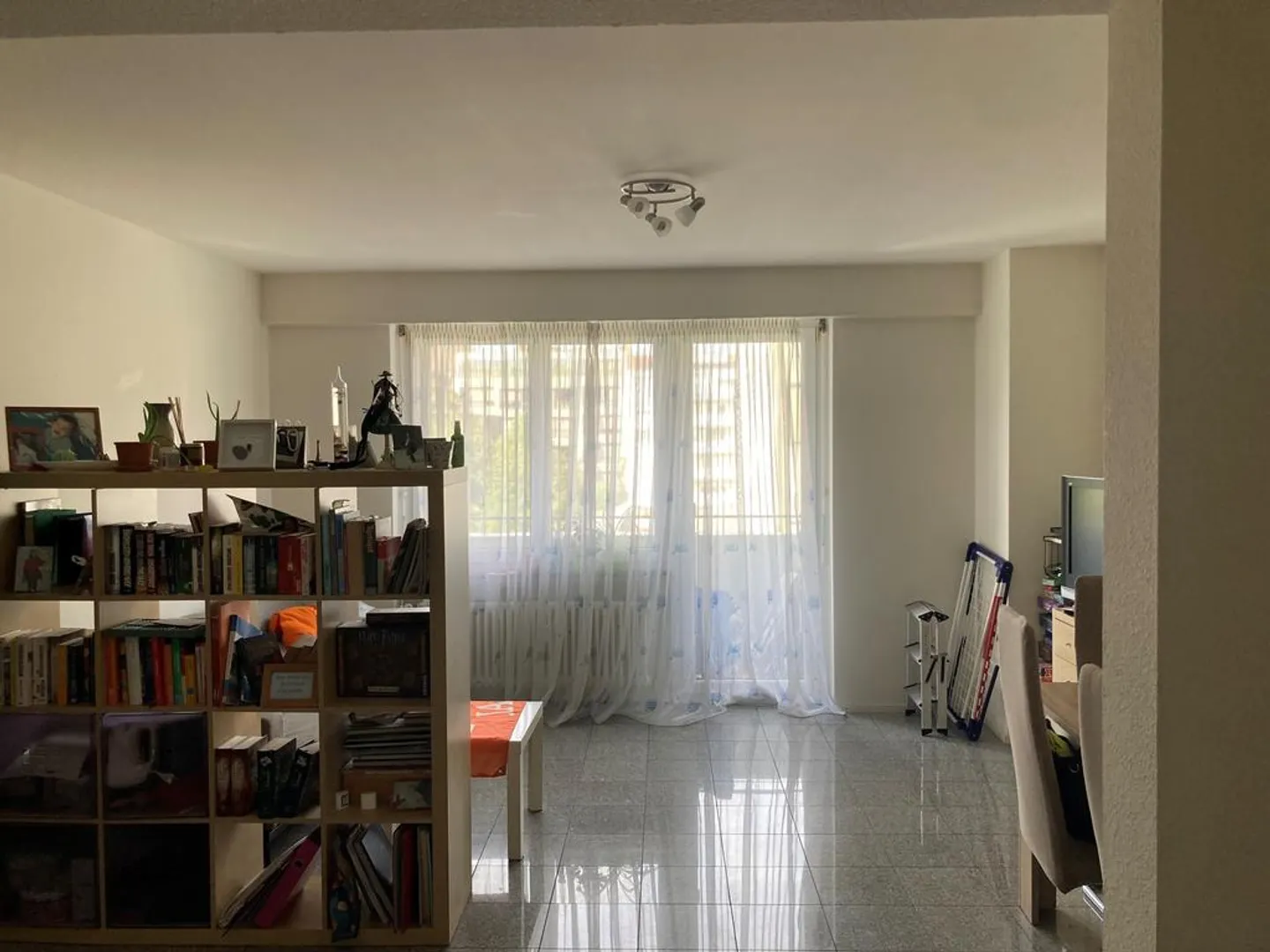 Appartement lumineux dans le quartier de Gundeli - Photo 3 sur 6