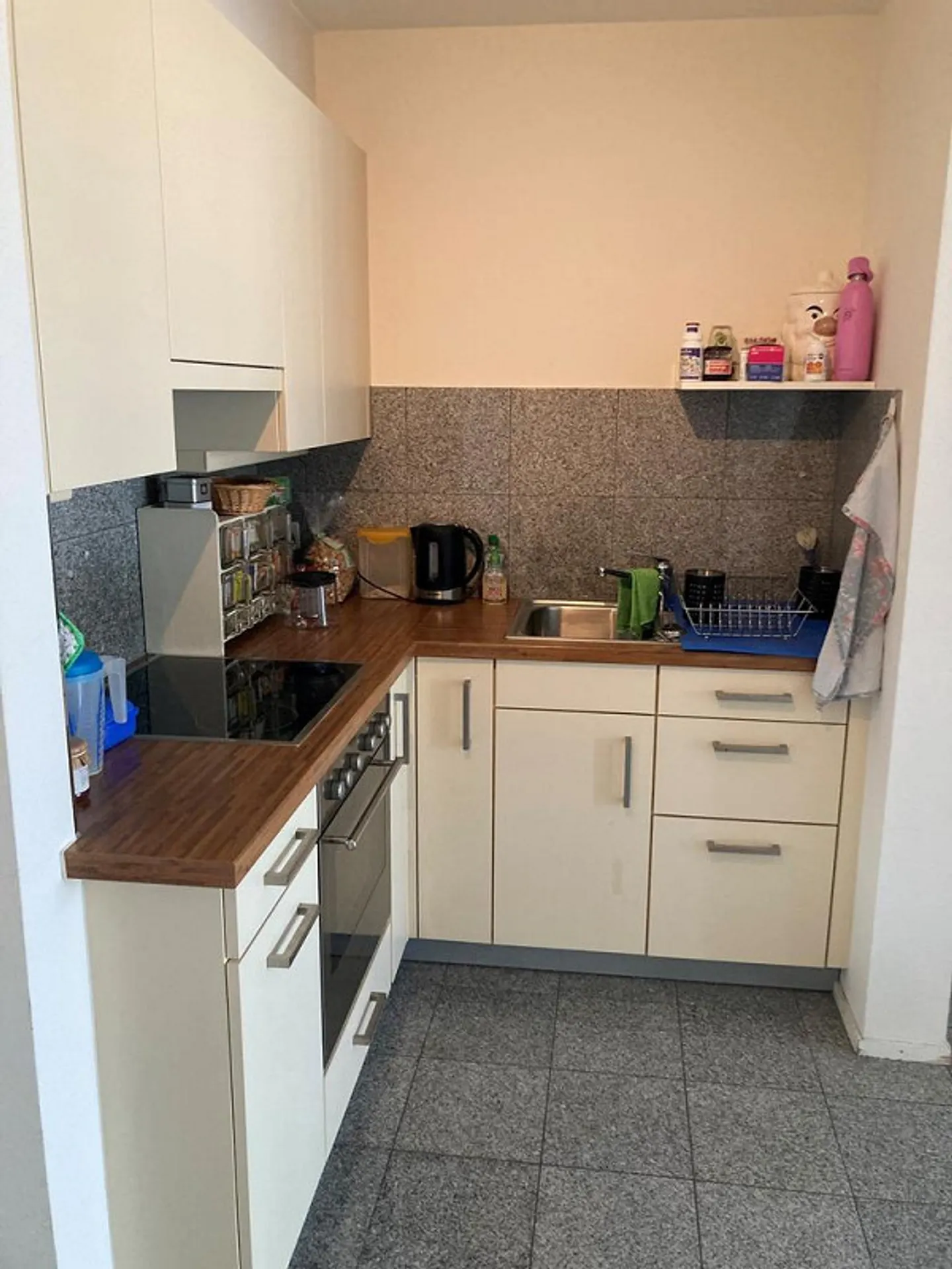 Appartement lumineux dans le quartier de Gundeli - Photo 4 sur 6