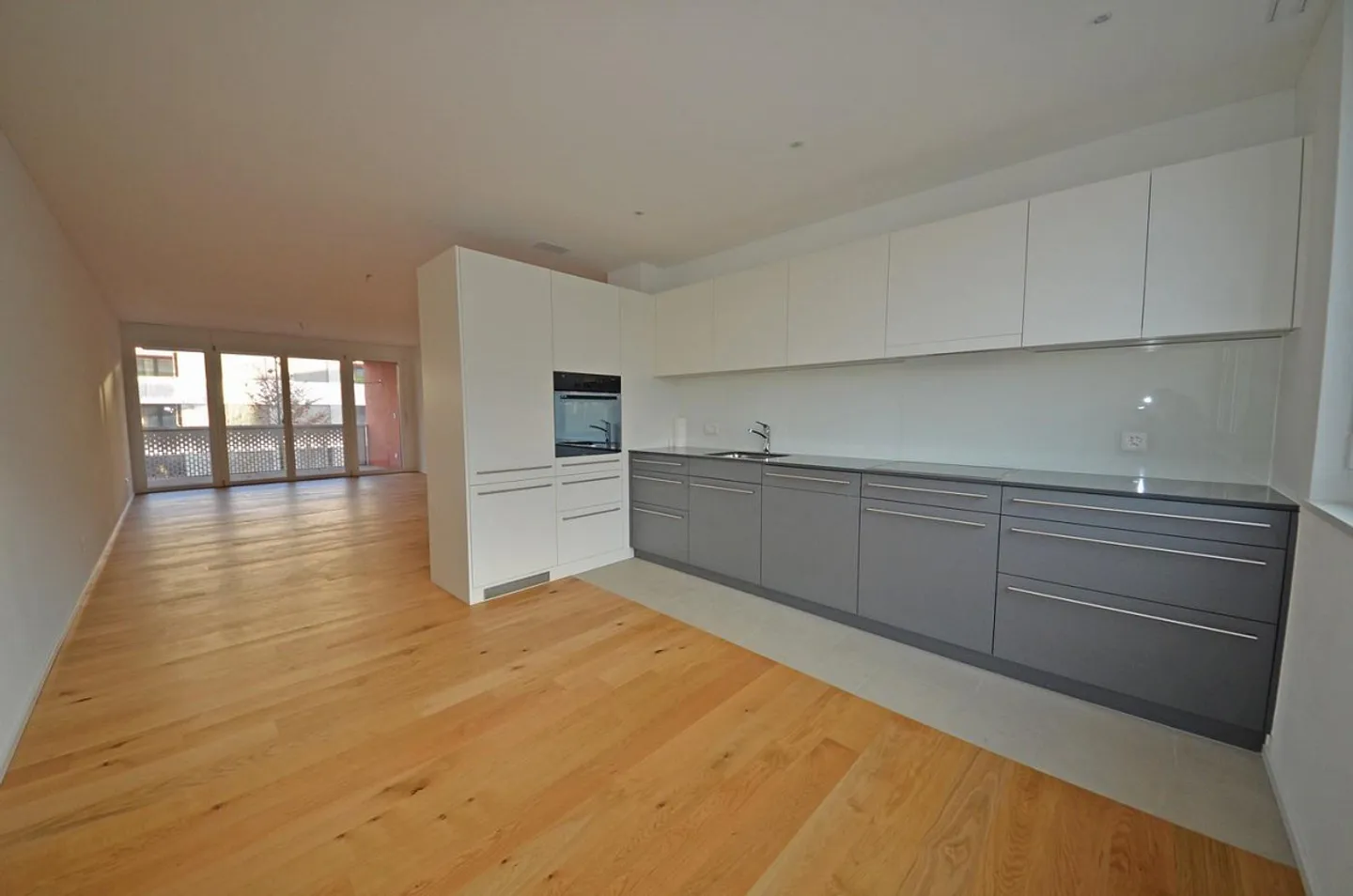 Modern Apartment in Central Bülach - Photo 2 of 4