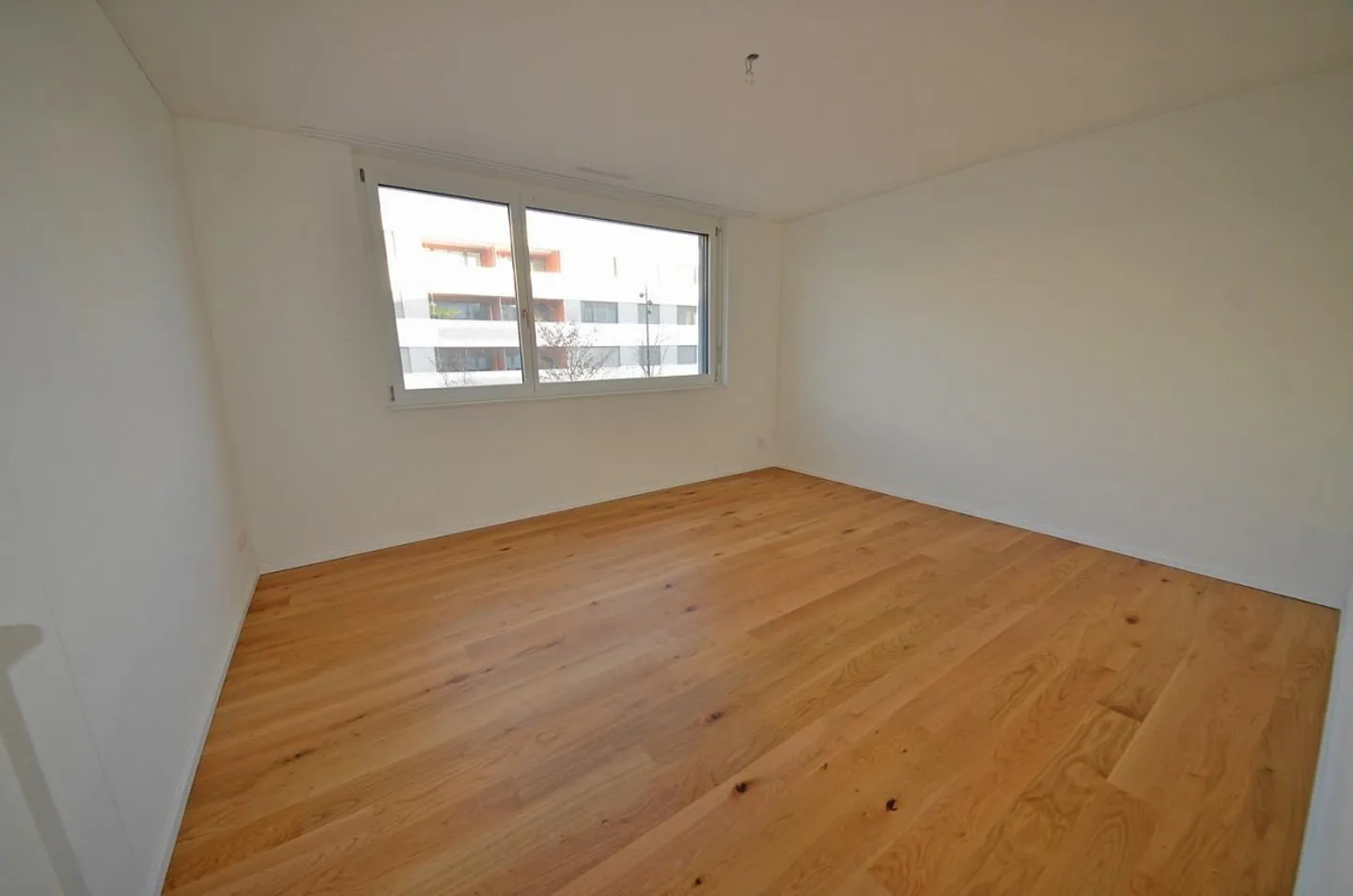 Modern Apartment in Central Bülach - Photo 3 of 4