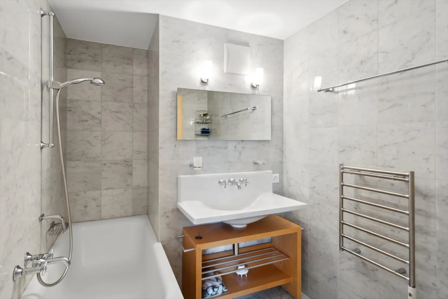 Grande appartamento con magnifica terrazza e jacuzzi, direttamente accanto alle piste - Foto 9 di 12