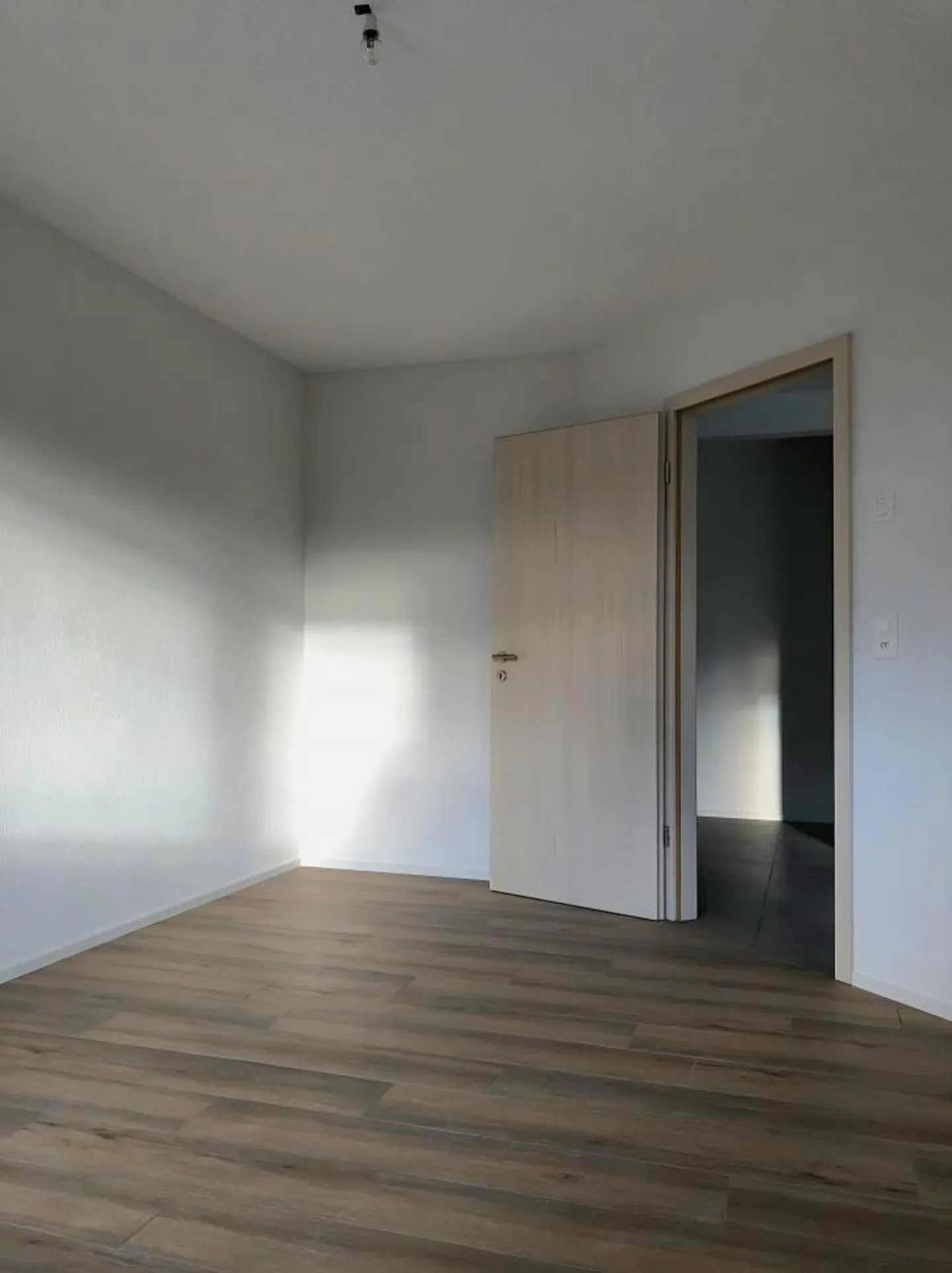 Schönes Apartment mit 4,5 Zimmern in Oron-la-Ville - Foto 5 von 7